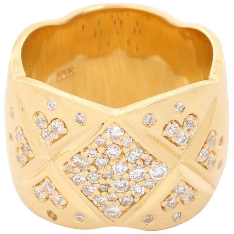 18 Karat Yellow Gold Quilted Pave Diamond Ring