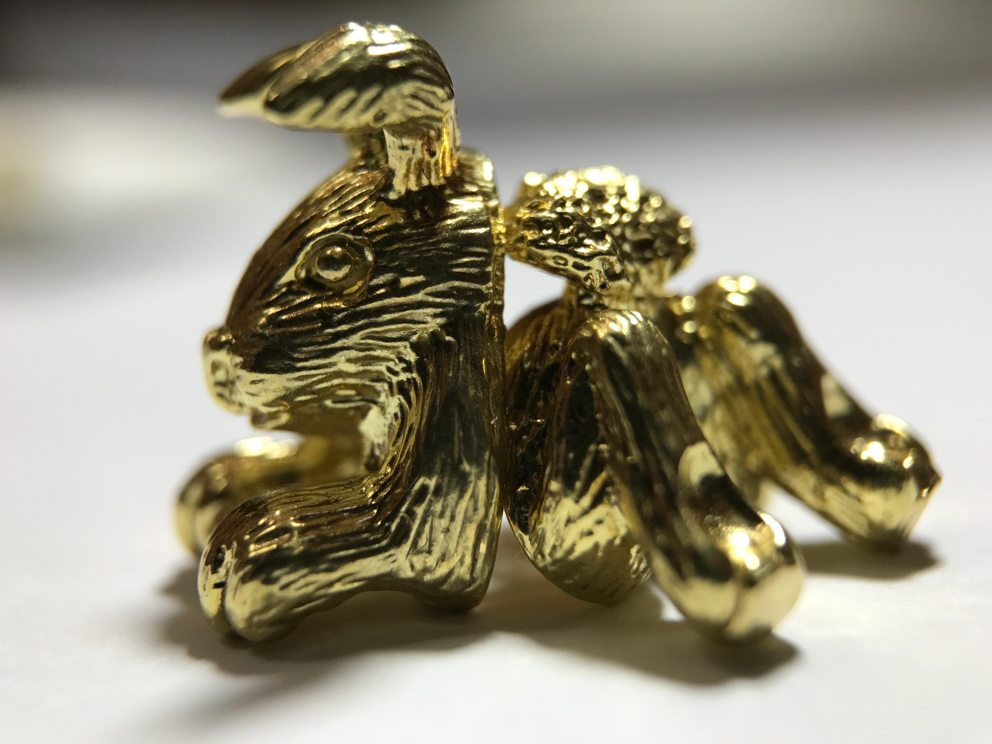 18 Karat Yellow Gold Rabbit Cufflinks For Sale 1