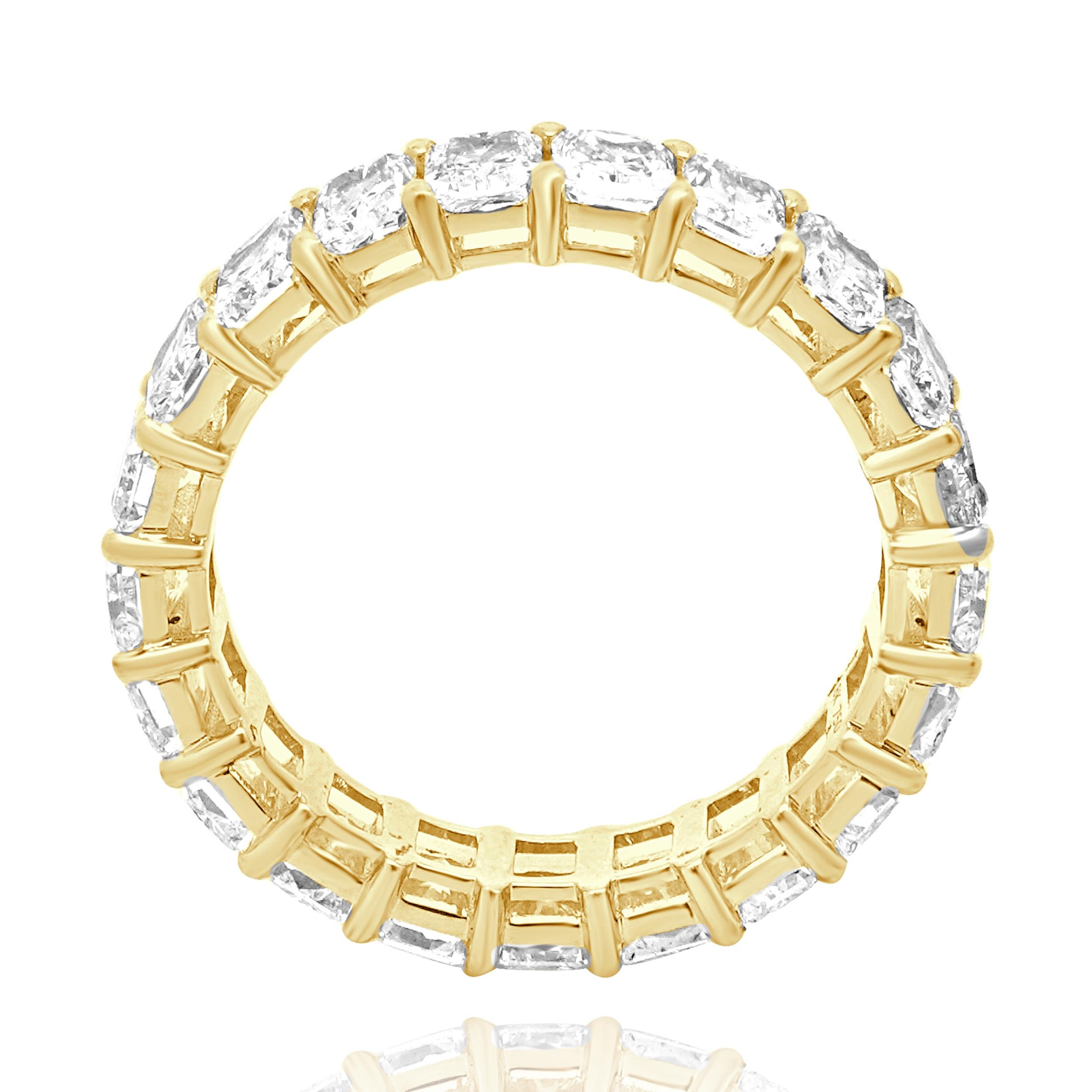 18 Karat Yellow Gold Radiant Cut Diamond Eternity Band In Excellent Condition In Scottsdale, AZ