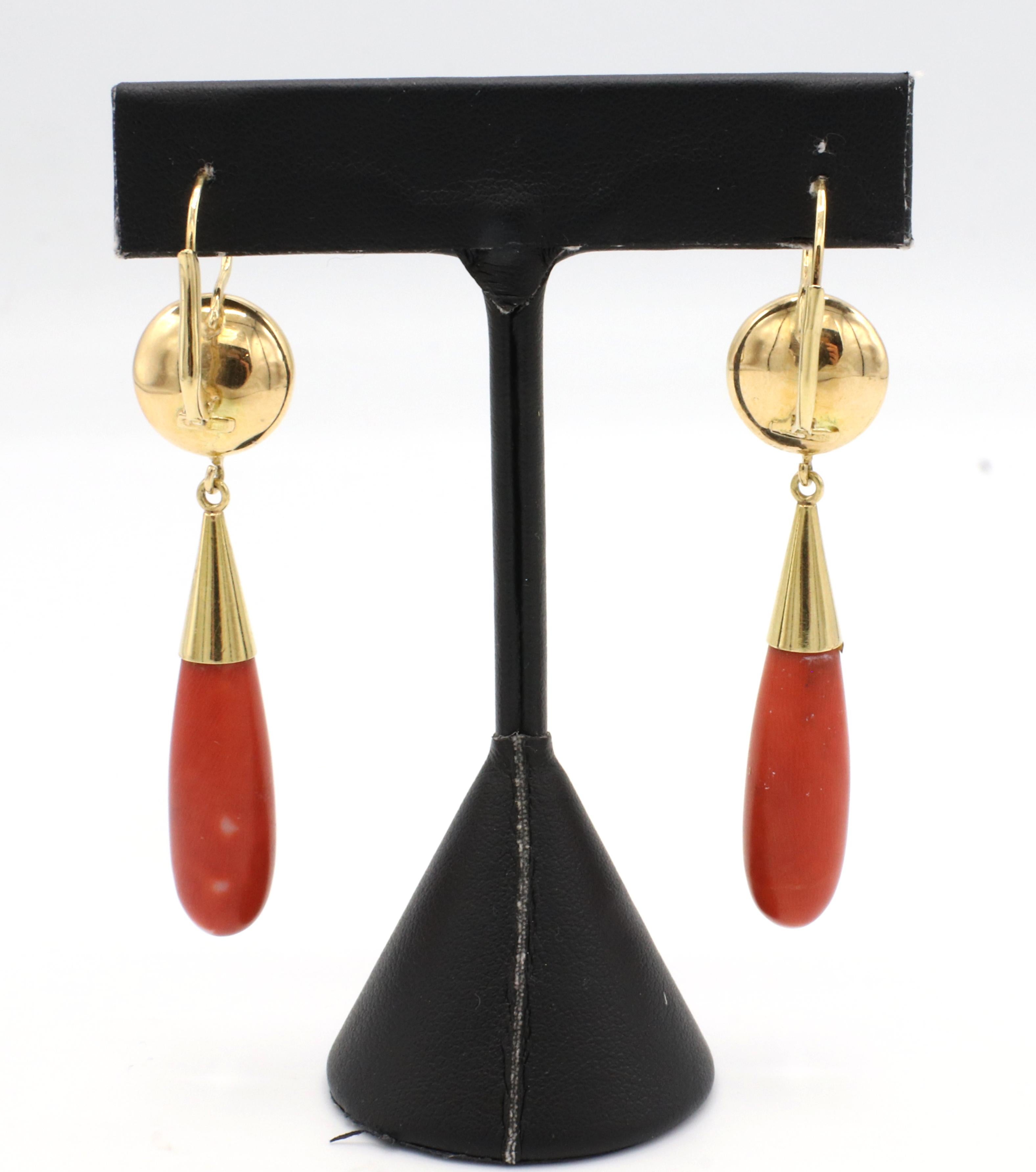 18 Karat Yellow Gold Red Coral Dangle Drop Earrings  In Good Condition In  Baltimore, MD
