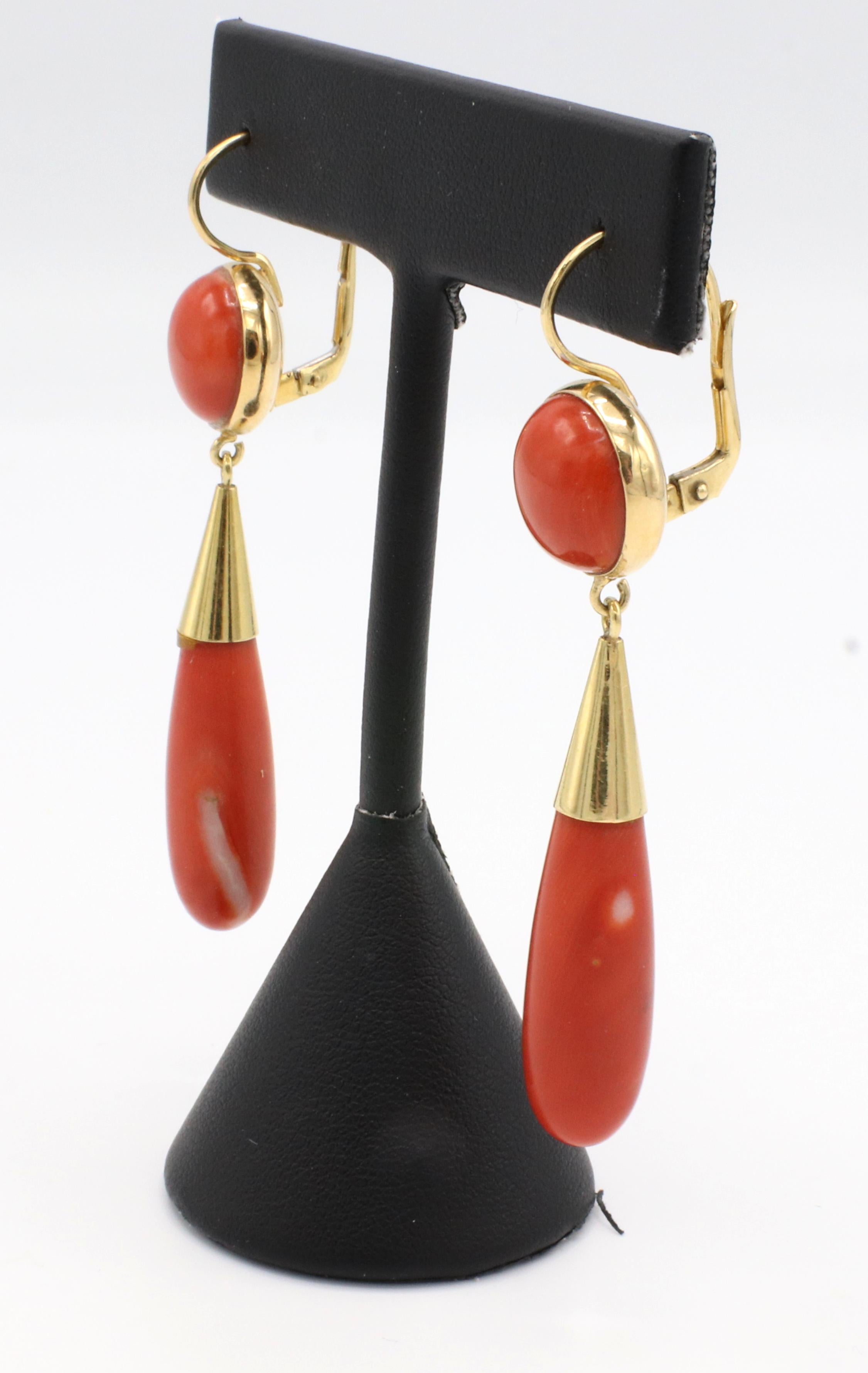 Women's 18 Karat Yellow Gold Red Coral Dangle Drop Earrings 