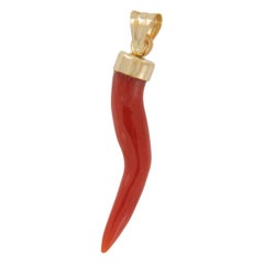 18 Karat Yellow Gold Red Coral Italian Horn Pendant