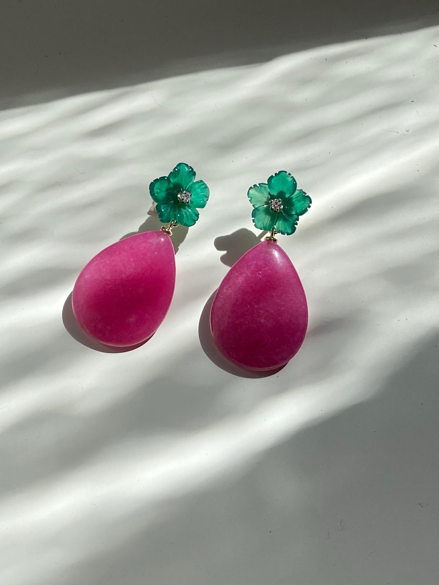 Flower Dangle Red Jade Earrings 18 Karat Yellow Gold Green Agate White Diamonds In New Condition In Rome, IT