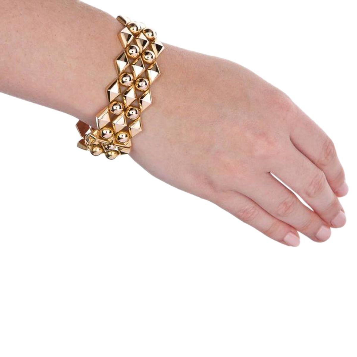 18 Karat Yellow Gold Retro Link Bracelet For Sale 1