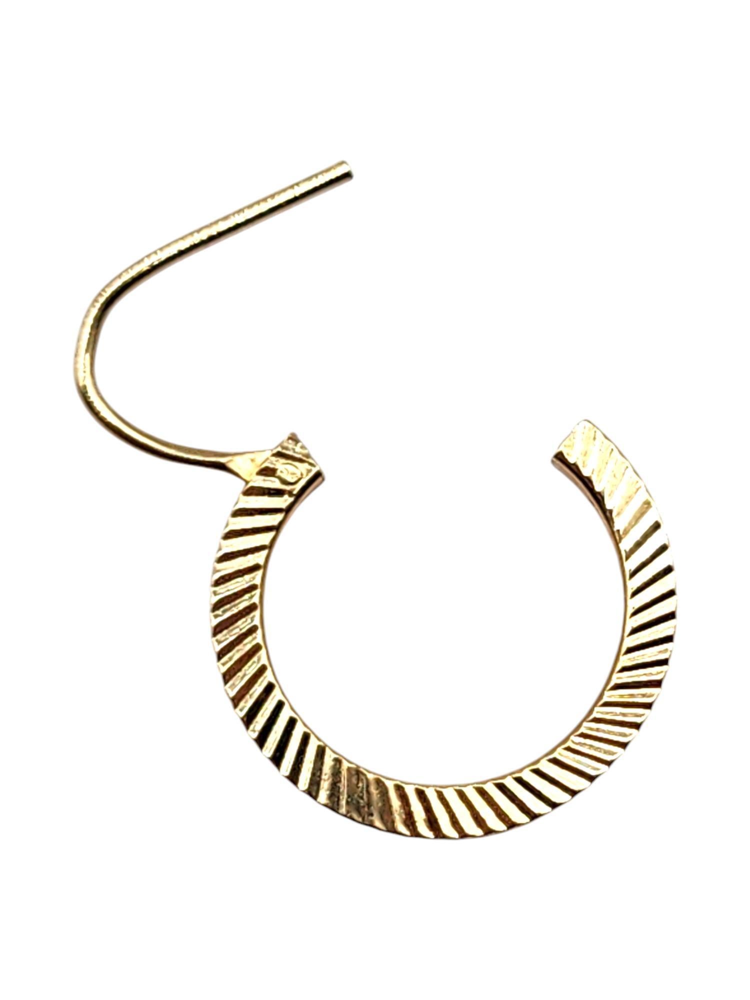 18 Karat Yellow Gold Ribbed Circle Hoop Earrings #20451 For Sale 1
