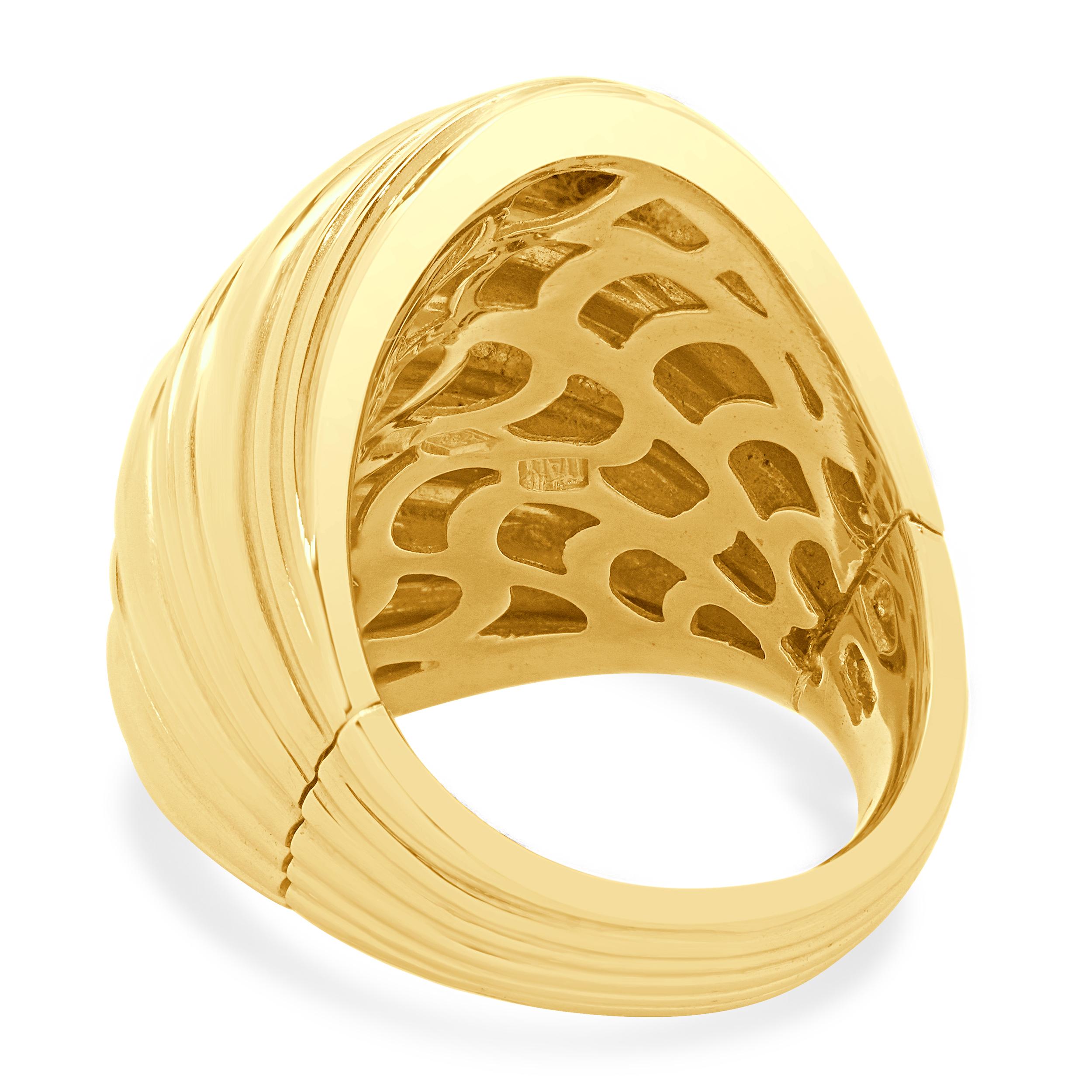 18 Karat Yellow Gold Ribbed Dome Ring In Excellent Condition For Sale In Scottsdale, AZ