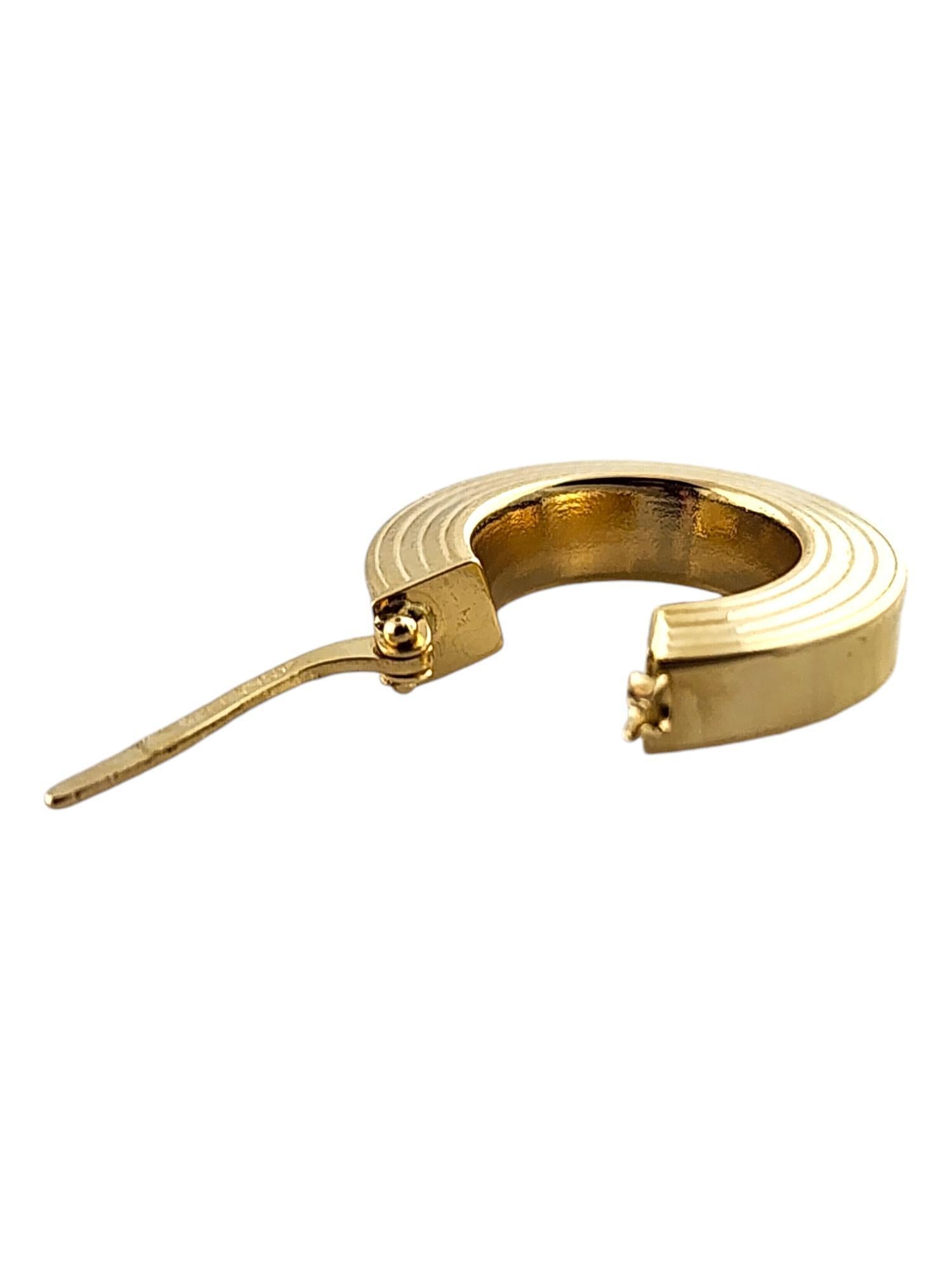 18 Karat Yellow Gold Ribbed Hoop Earrings #18488 2