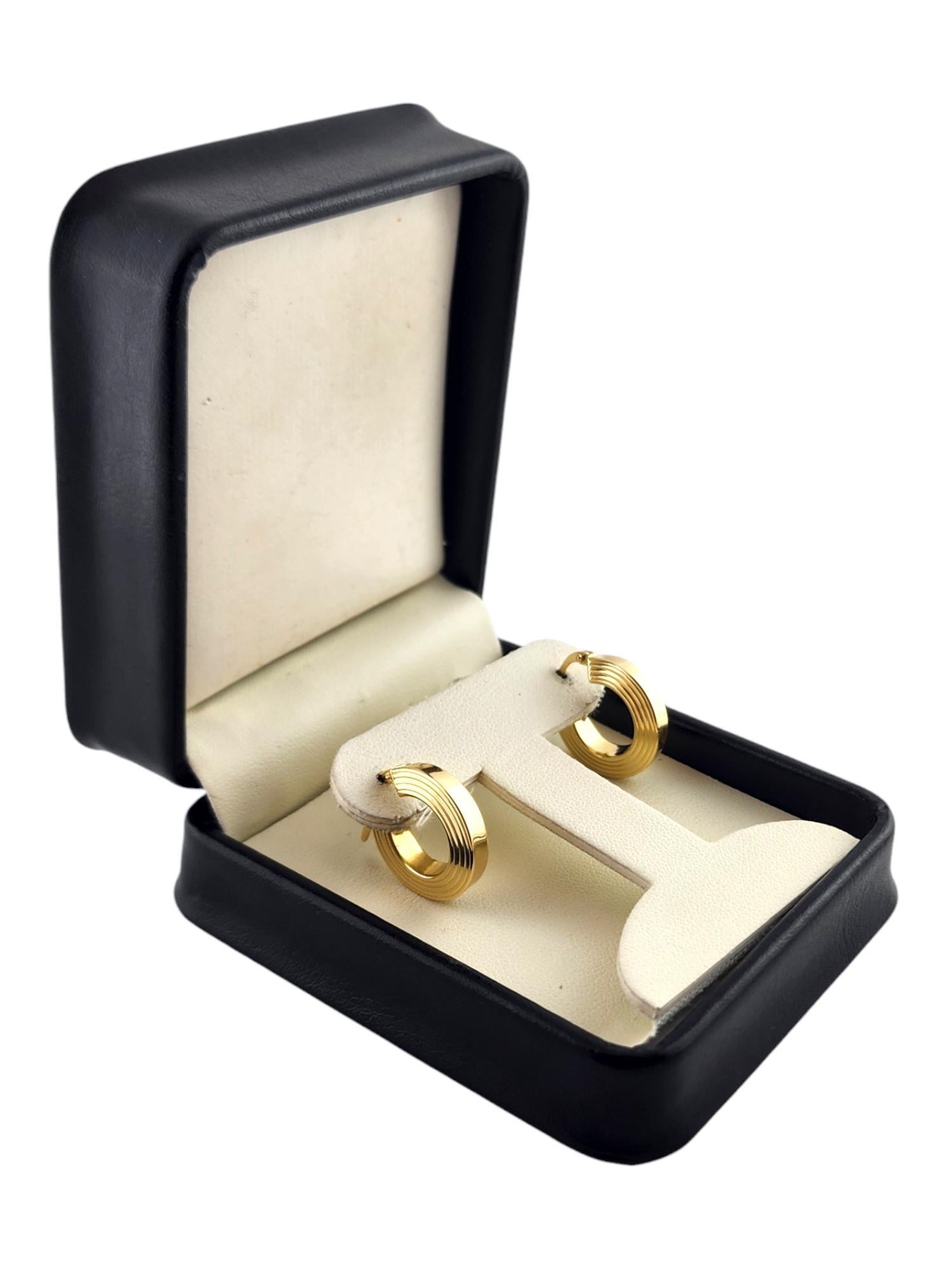 18 Karat Yellow Gold Ribbed Hoop Earrings #18488 4