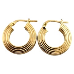 18 Karat Yellow Gold Ribbed Hoop Earrings #18488