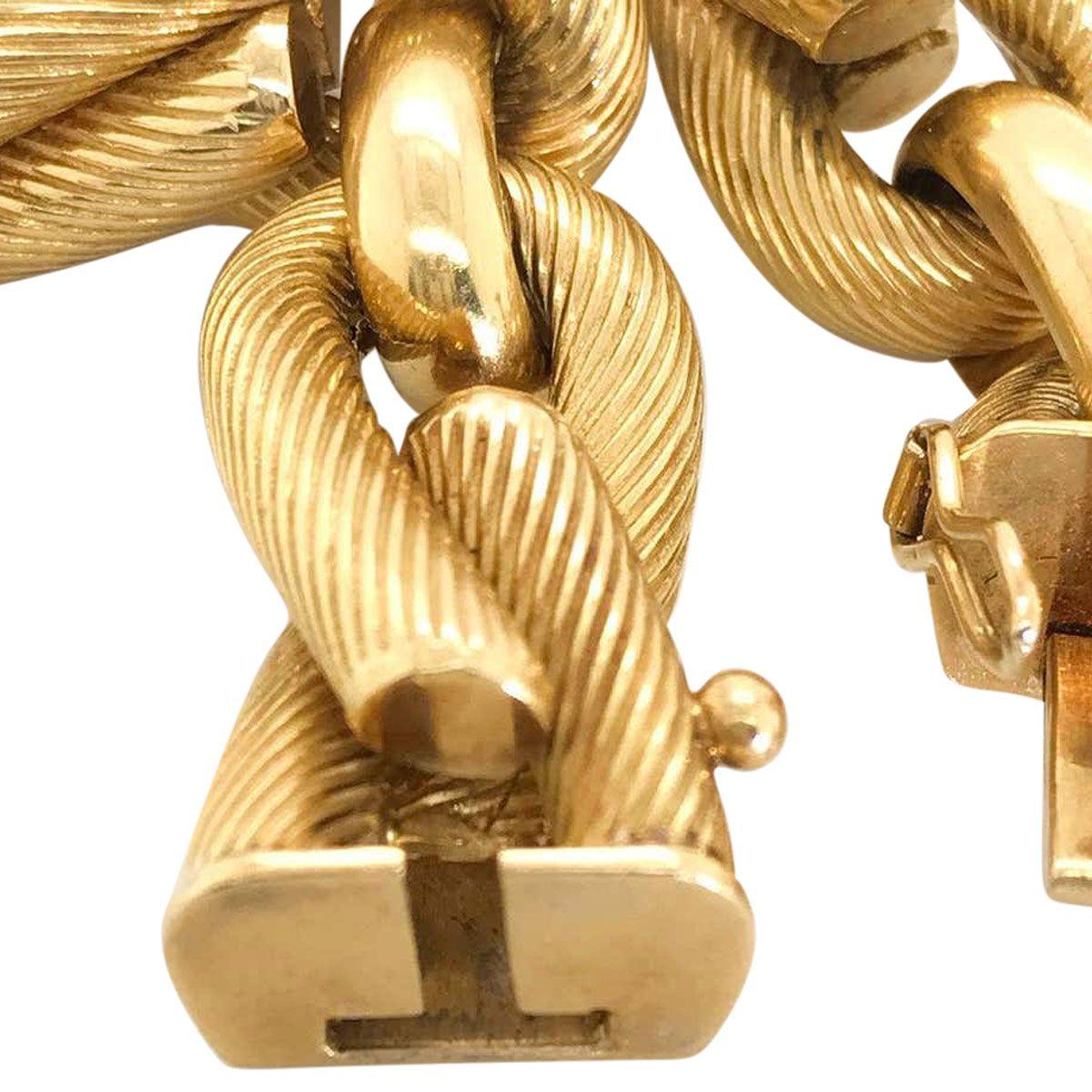 18 Karat Yellow Gold Ribbed Infinity Link Chain Bracelet 2