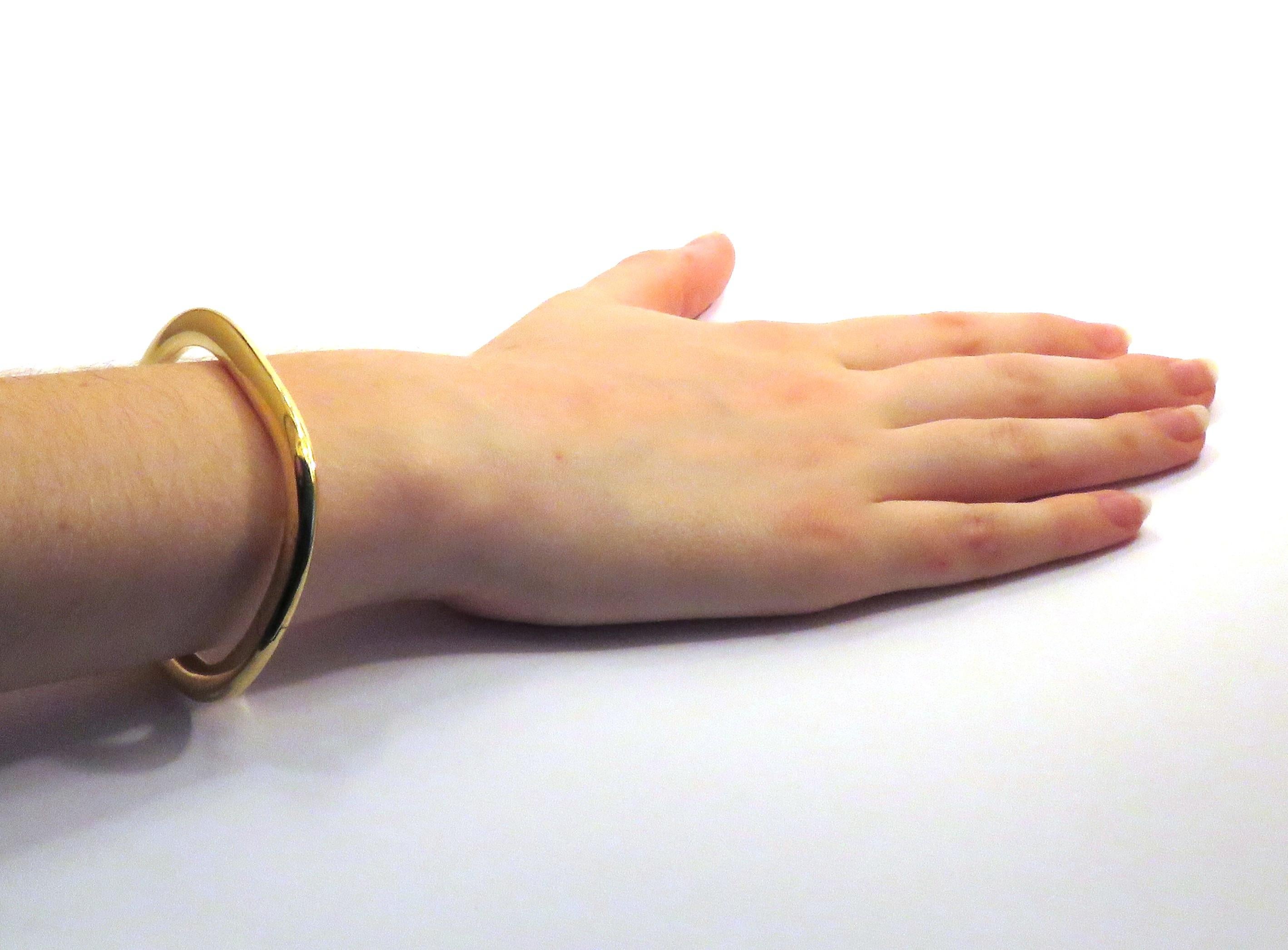 Women's 18 Karat Yellow Gold Rigid Cuff Bracelet Handcrafted in Italy For Sale