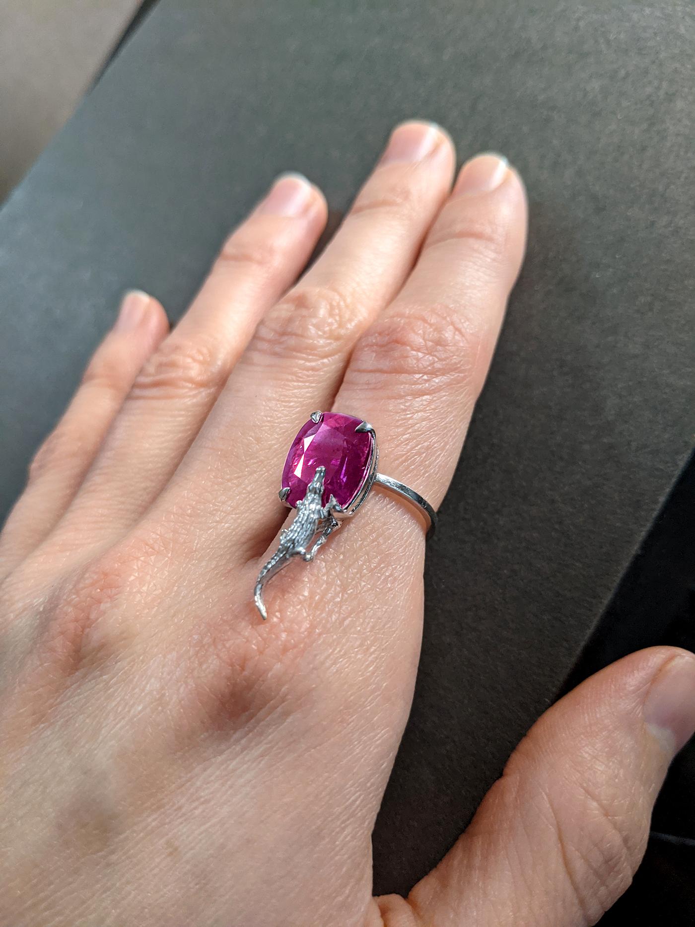 This 18 karat yellow gold contemporary Mesopotamian ring by the artist is encrusted with 3.64 carats of natural pink spinel from Burma (Myanmar), featuring a rare cushion author perfect cut with breathtaking pink color measuring 9.55x7.98x5.67 mm.