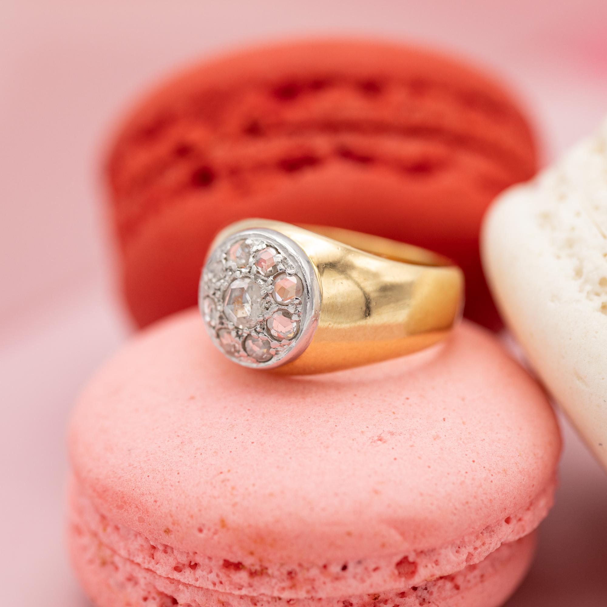Ring aus 18 Karat Gelbgold - Diamant im Rosenschliff - Patina Bombé Zigeunerring mit Facette für Damen oder Herren im Angebot