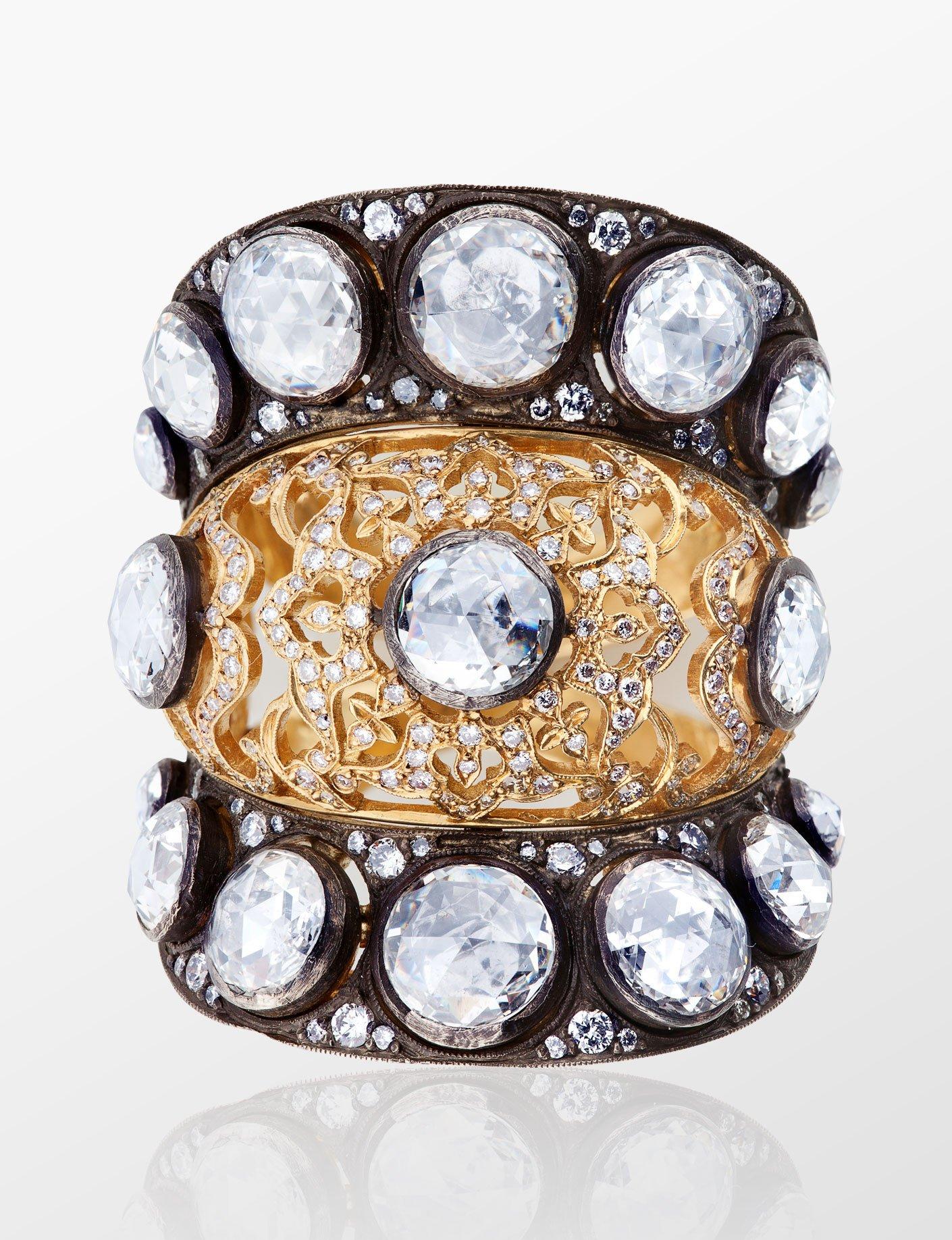 Rose Cut 18 Karat Yellow Gold Ring with 10.50 Carat White Diamonds For Sale
