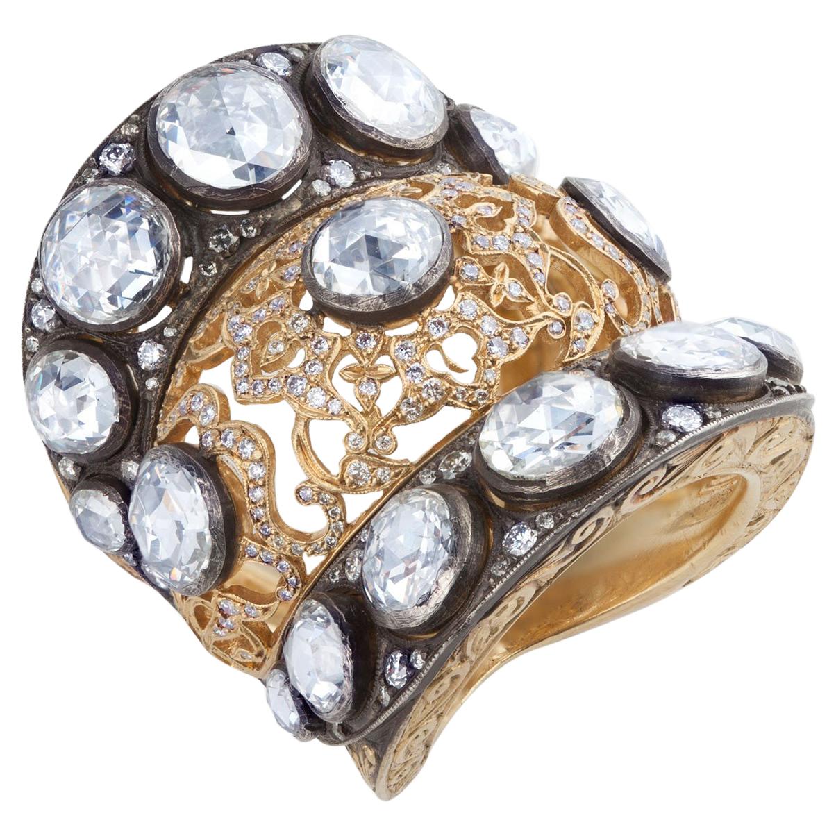 18 Karat Yellow Gold Ring with 10.50 Carat White Diamonds For Sale