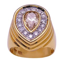 18 Karat Yellow Gold Ring with 1.07 Carat Pear Shaped Champagne Diamond