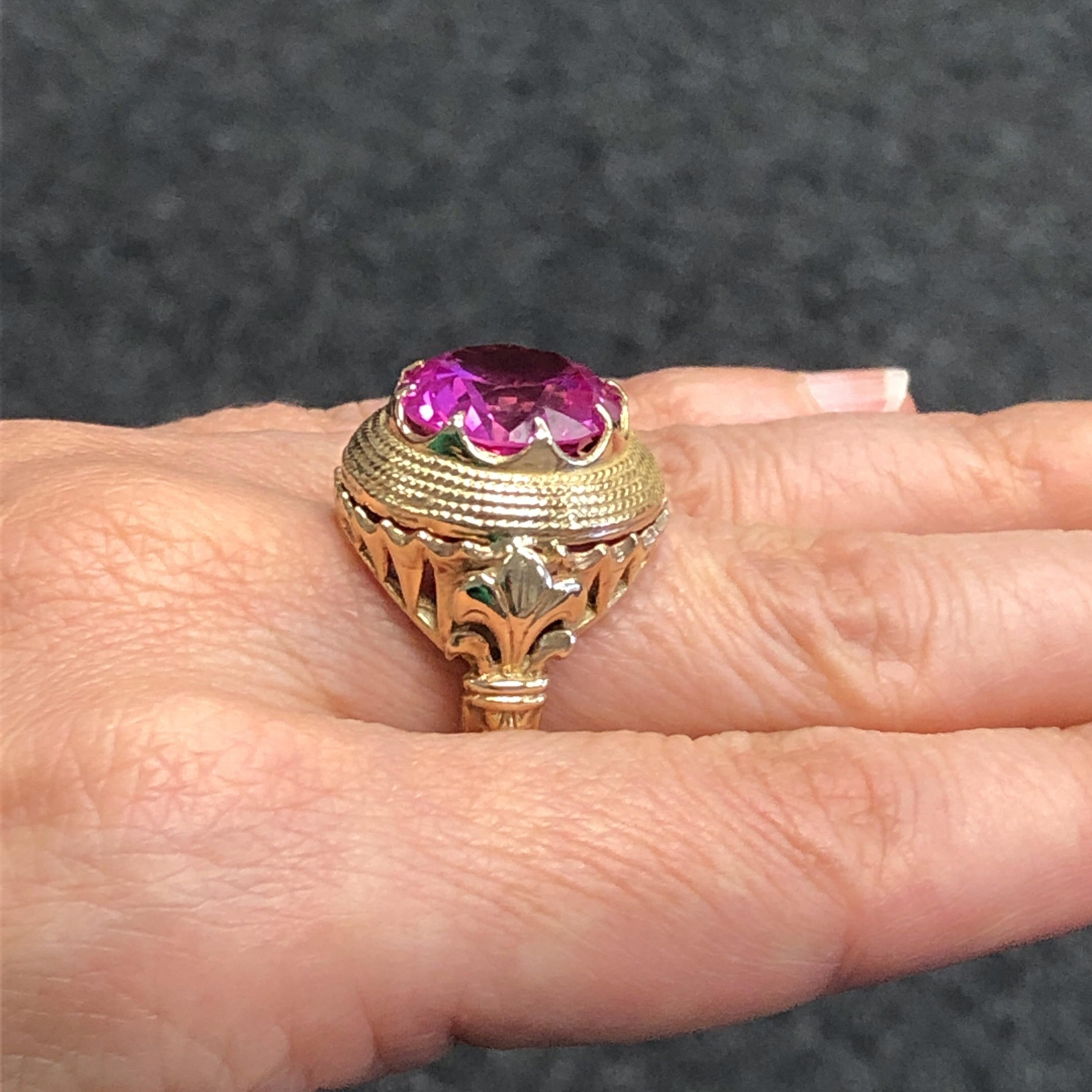 18 Karat Yellow Gold Ring with 15.50 Carat Synthetic Pink Sapphire 4