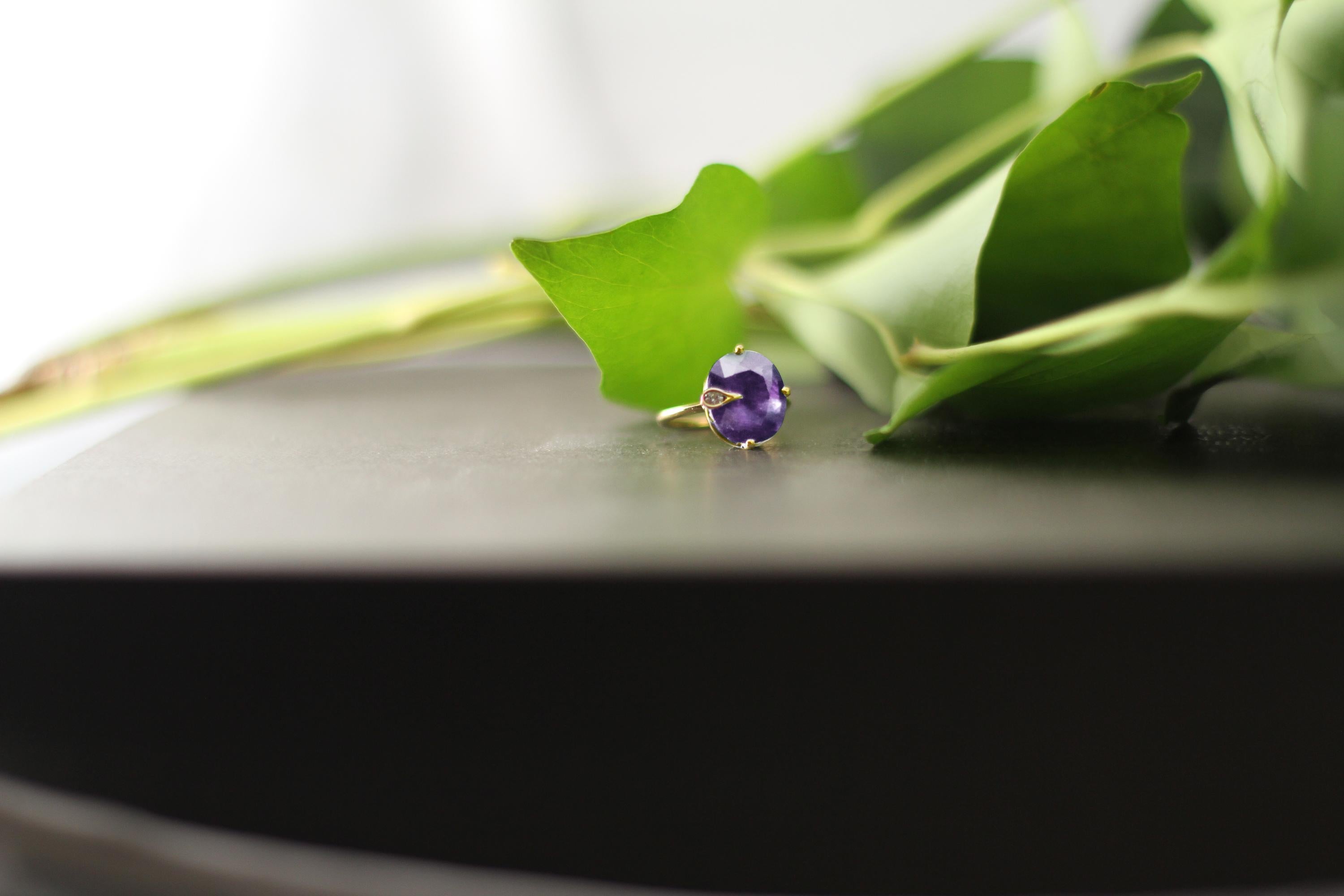 Five Carats Certified Spinel Eighteen Karat Yellow Gold Engagement Ring In New Condition For Sale In Berlin, DE