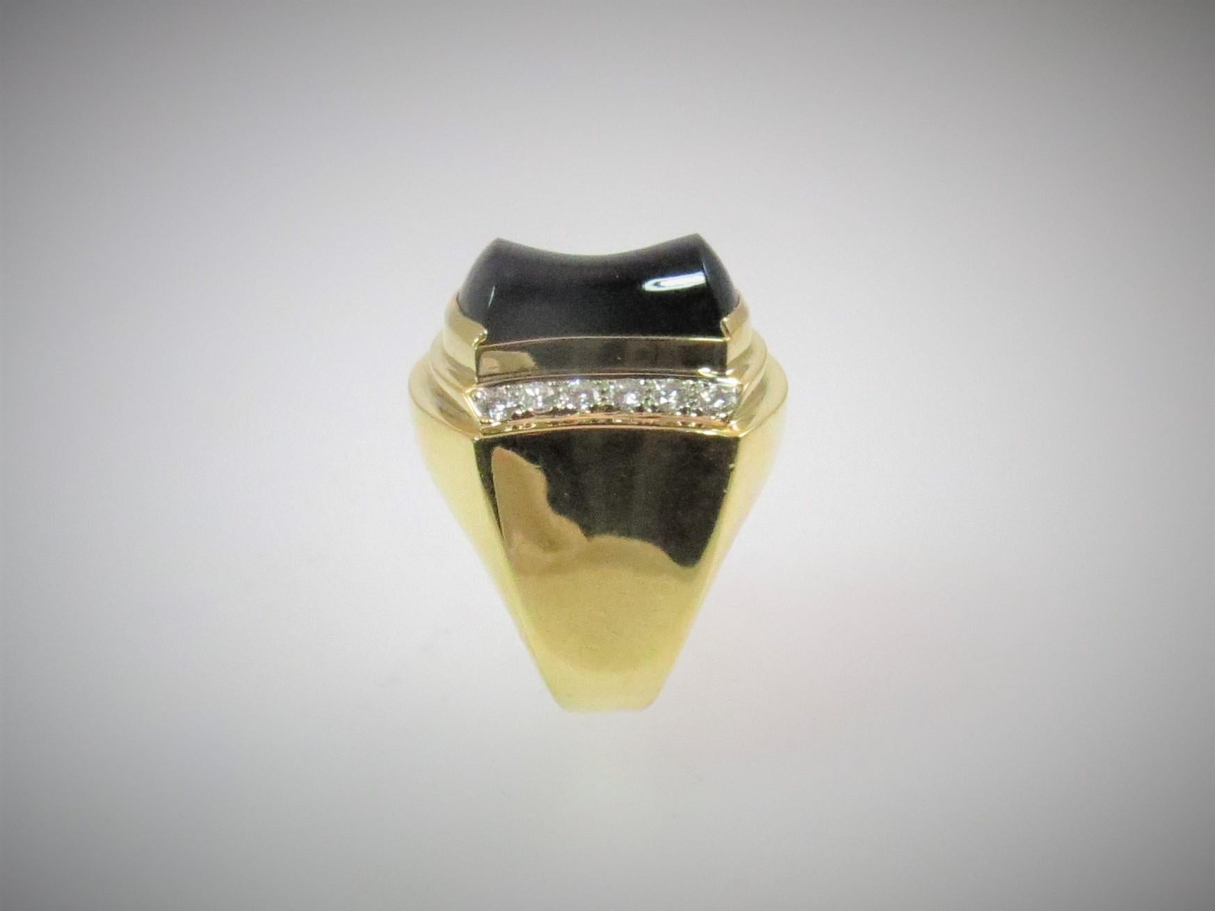 Round Cut 18 Karat Yellow Gold Ring with Black Onyx and Diamonds For Sale