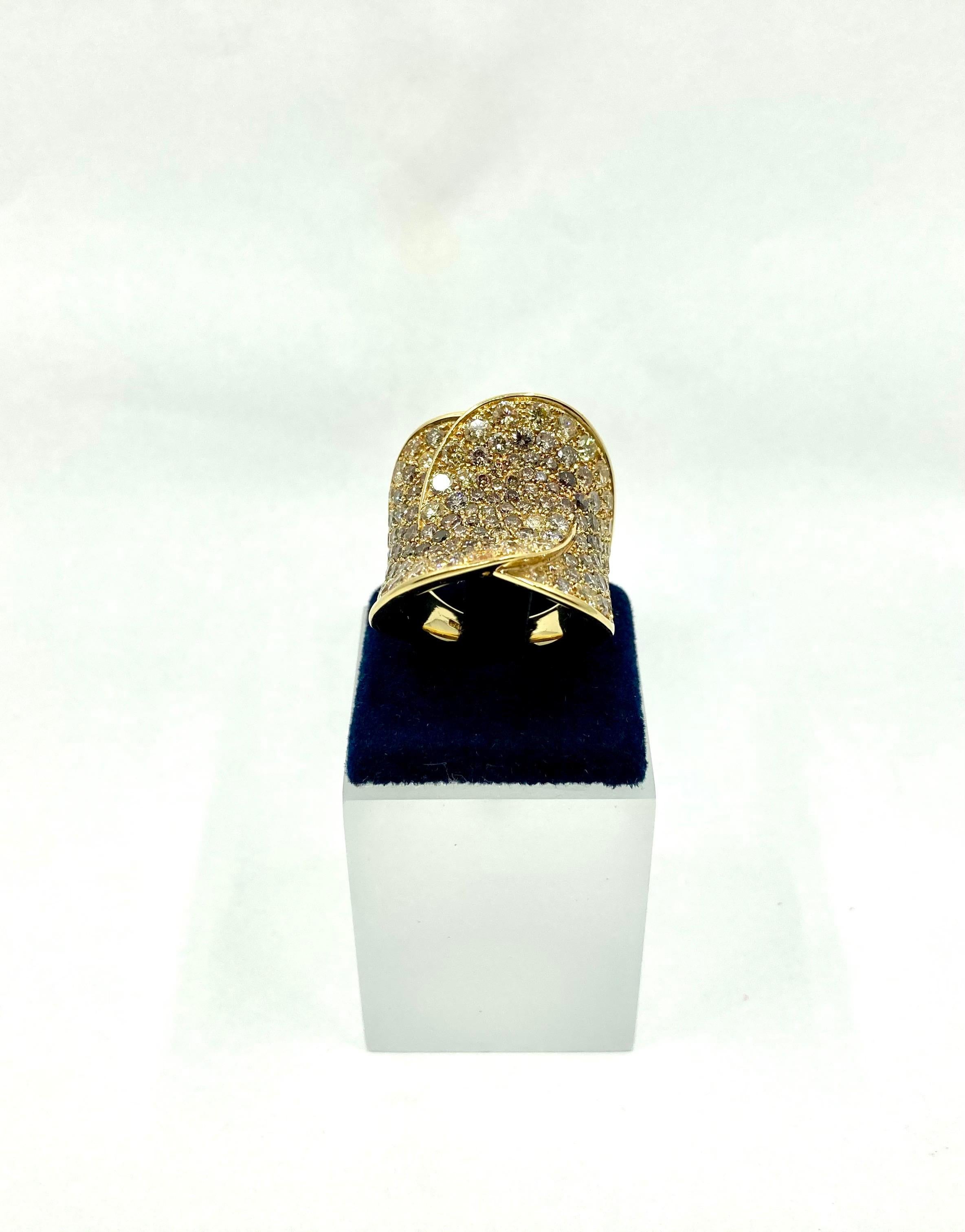 18 Karat Yellow Gold Italian Ring, with Brown Diamonds For Sale 1