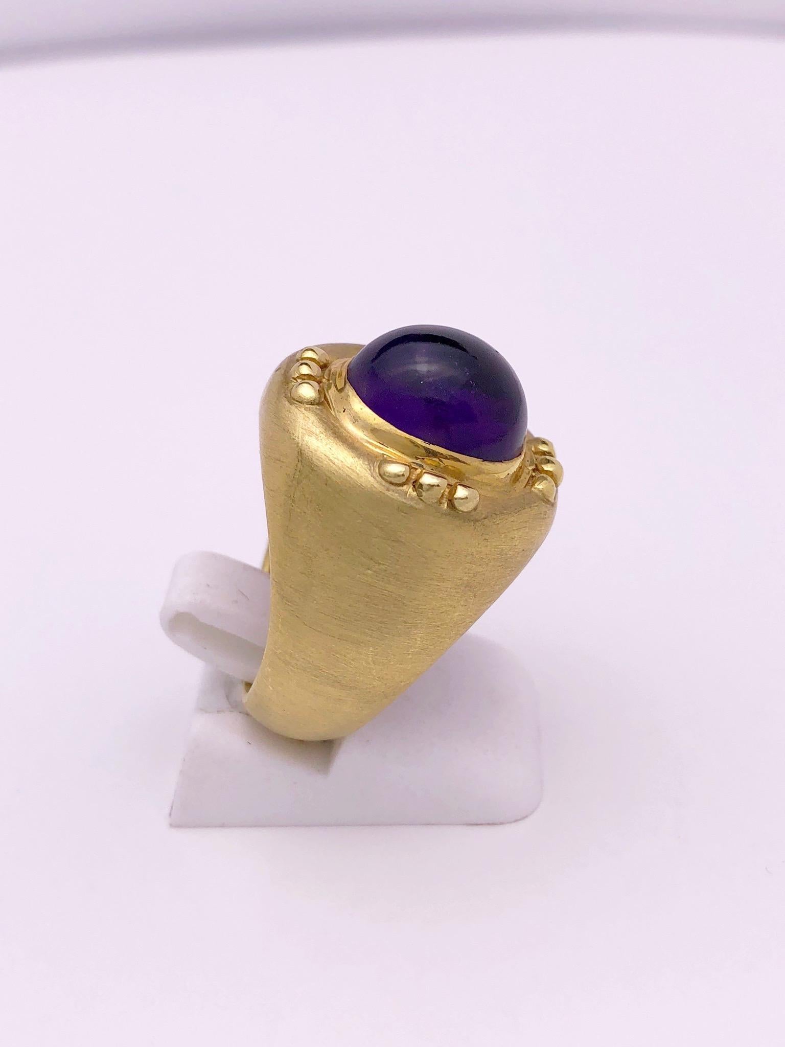 Oval Cut 18 Karat Yellow Gold Ring with Cabochon Oval Amethyst