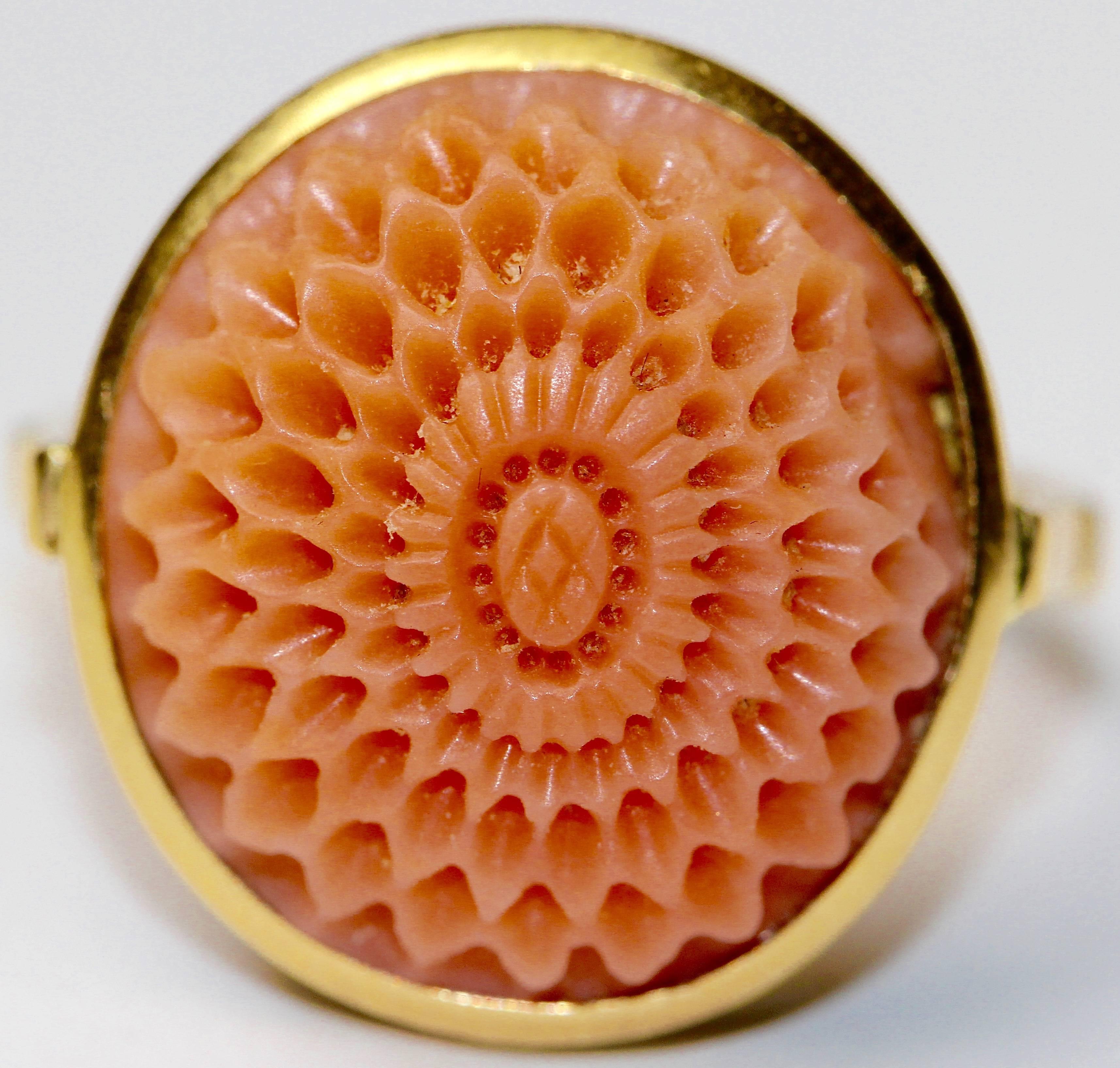 18 Karat Yellow Gold Ring with Intricately Carved Salmon Coral For Sale 1