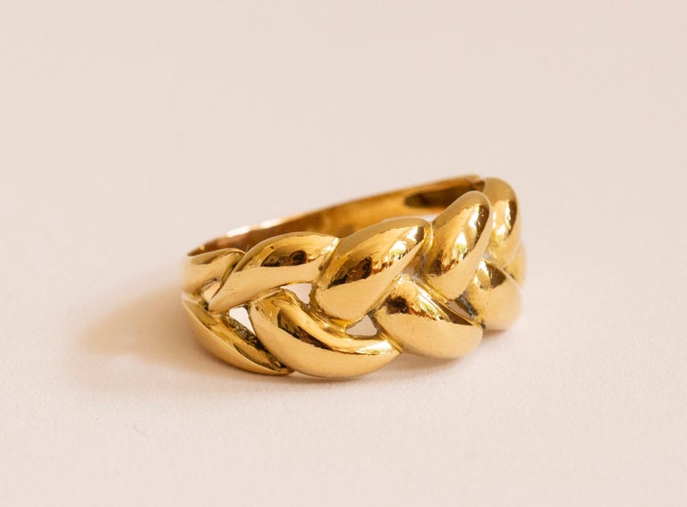 18 Karat Yellow Gold Ring With Openwork Braid Motif For Sale at 1stDibs