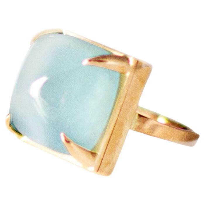 Eighteen Karat Yellow Gold Ring with Sugarloaf Chalcedony For Sale