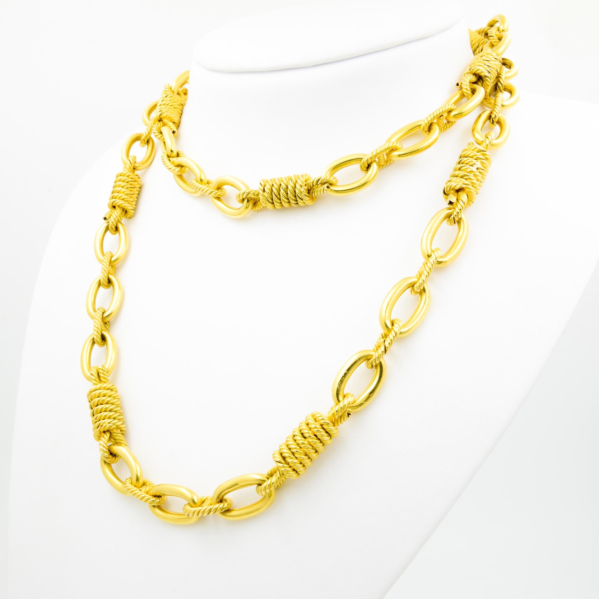 18 Karat Yellow Gold Rope Link Chain Necklace In Excellent Condition In Dallas, TX