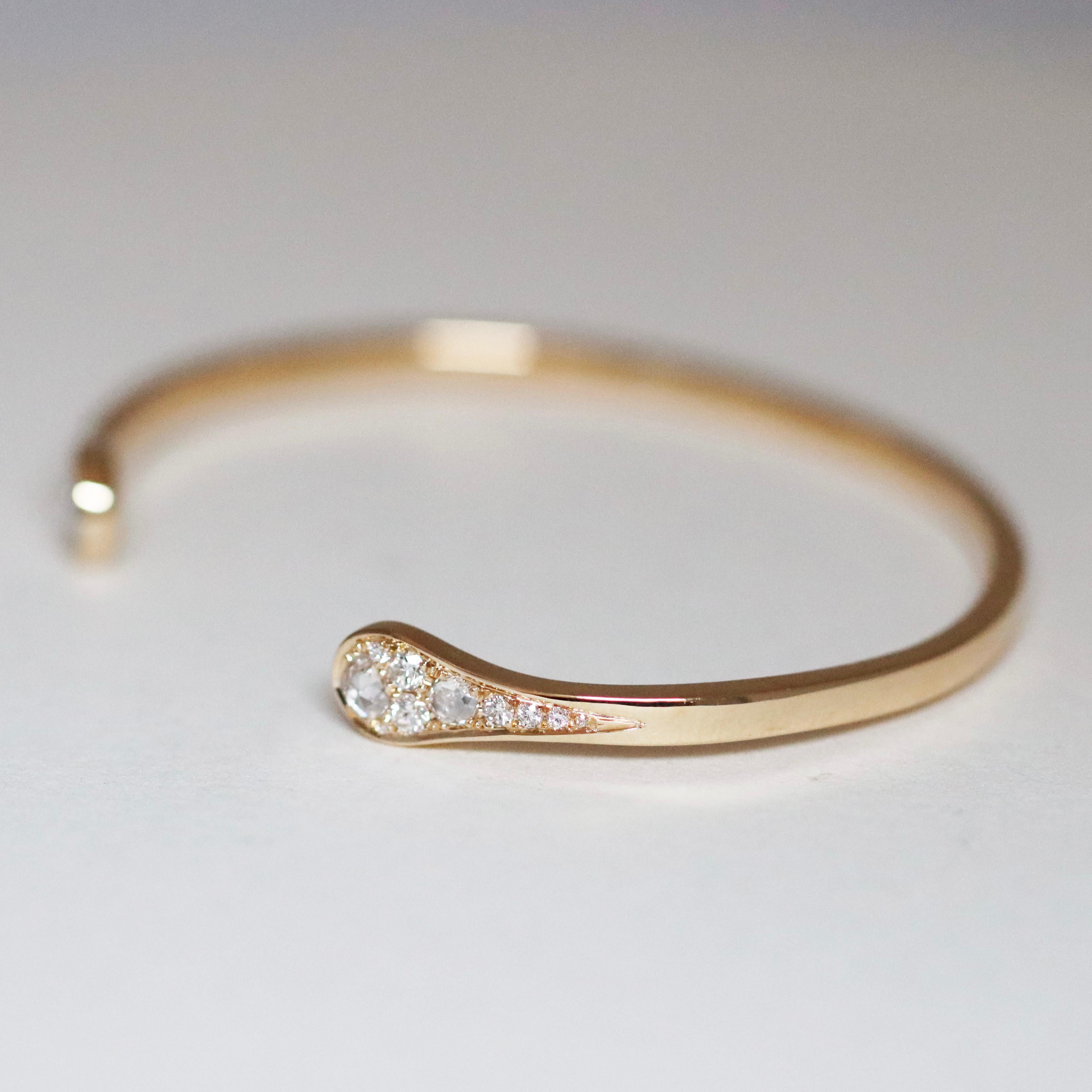 Bracelet manchette en or jaune 18 carats diamants taillés en rose diamants taillés en brillant Neuf - En vente à Antwerp, BE