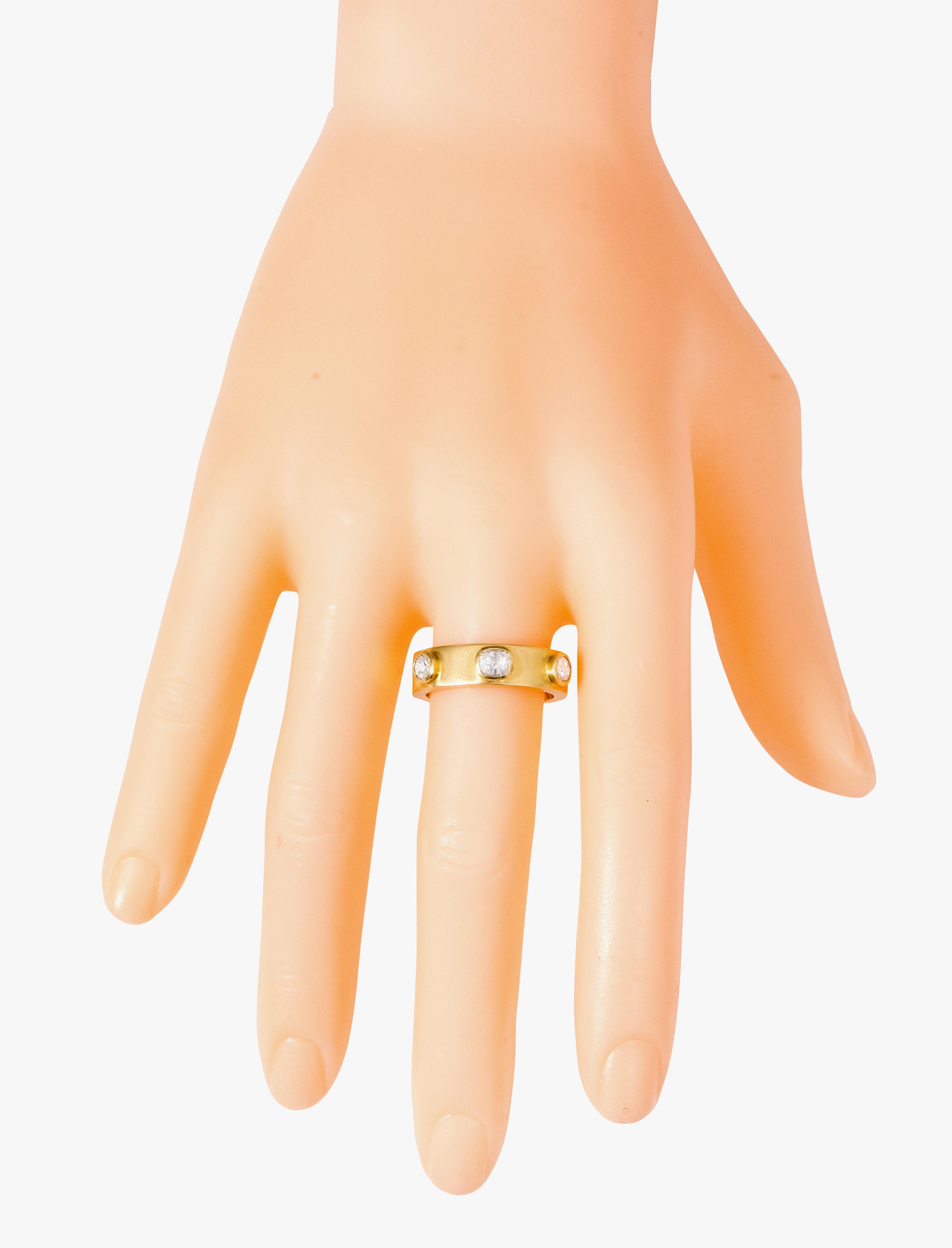 Art Deco 18 Karat Yellow Gold Rose-Cut Diamond Three-Stone Ring in Art-Deco Style For Sale