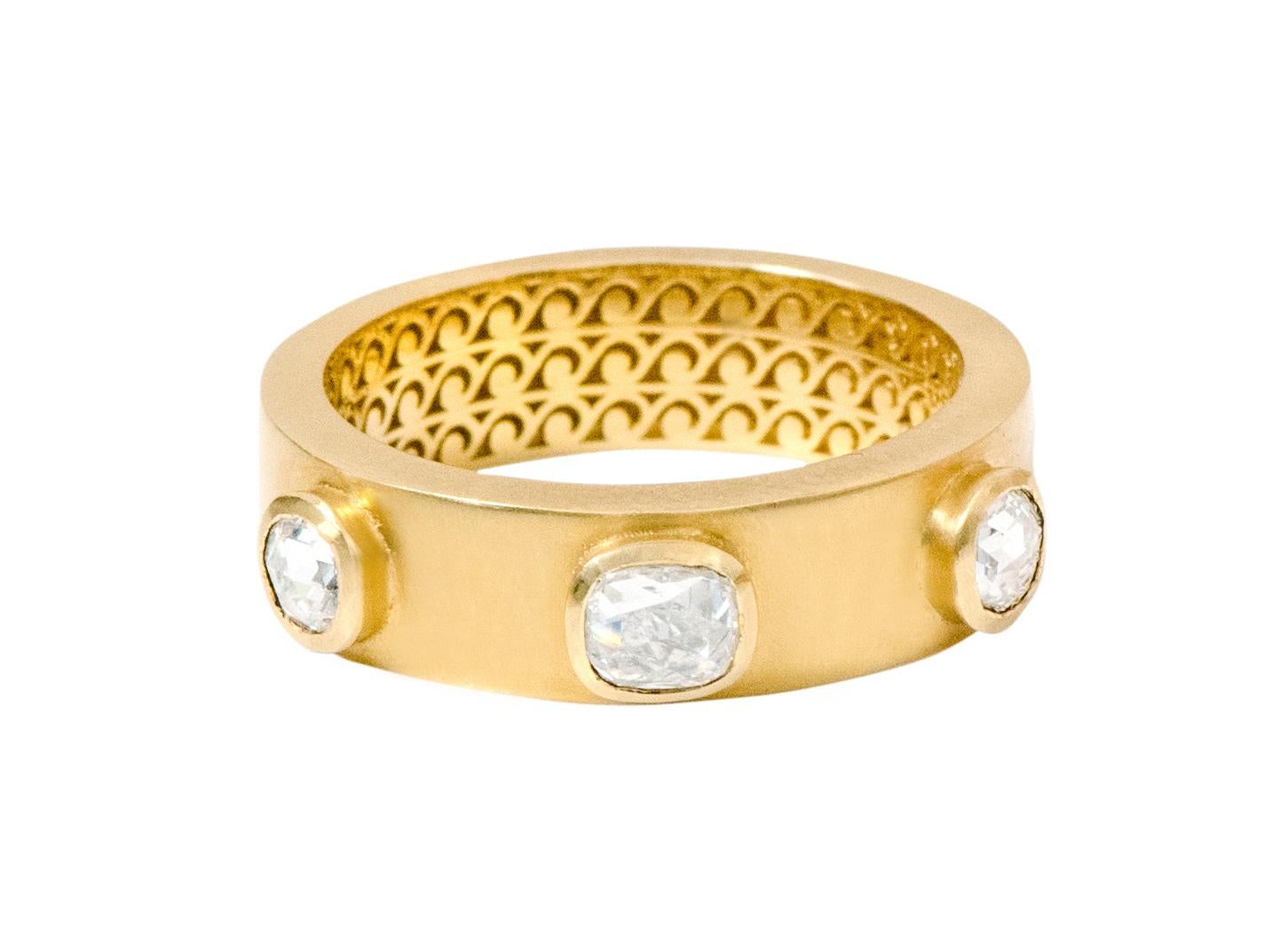 Women's 18 Karat Yellow Gold Rose-Cut Diamond Three-Stone Ring in Art-Deco Style For Sale