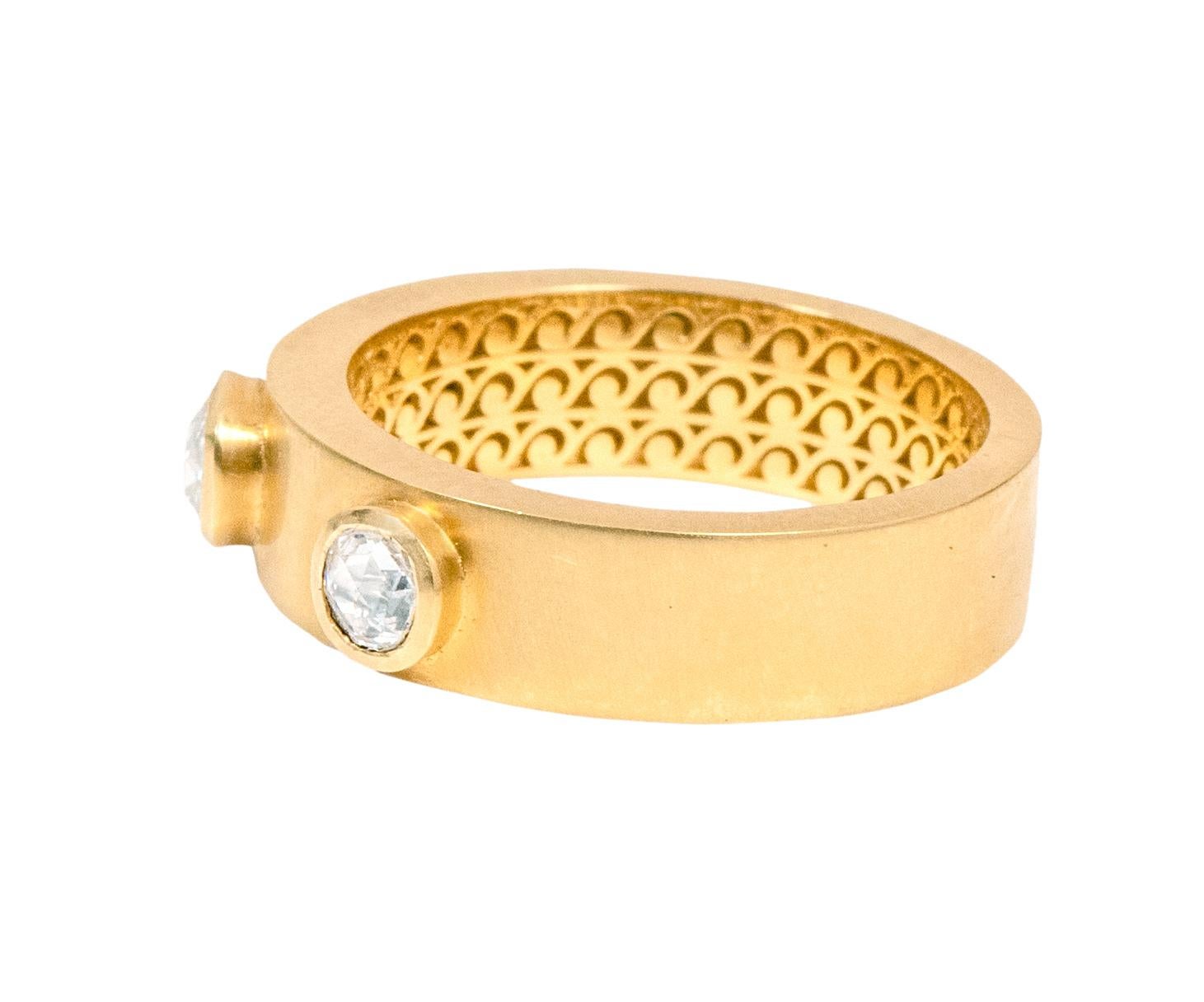 18 Karat Yellow Gold Rose-Cut Diamond Three-Stone Ring in Art-Deco Style For Sale 2