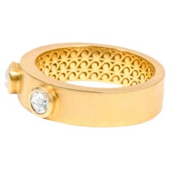 18 Karat Yellow Gold Rose-Cut Diamond Three-Stone Ring in Art-Deco Style
