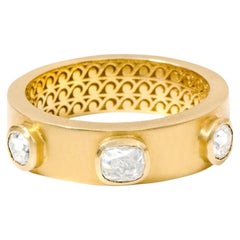 18 Karat Yellow Gold Rose-Cut Diamond Three-Stone Ring in Art-Deco Style