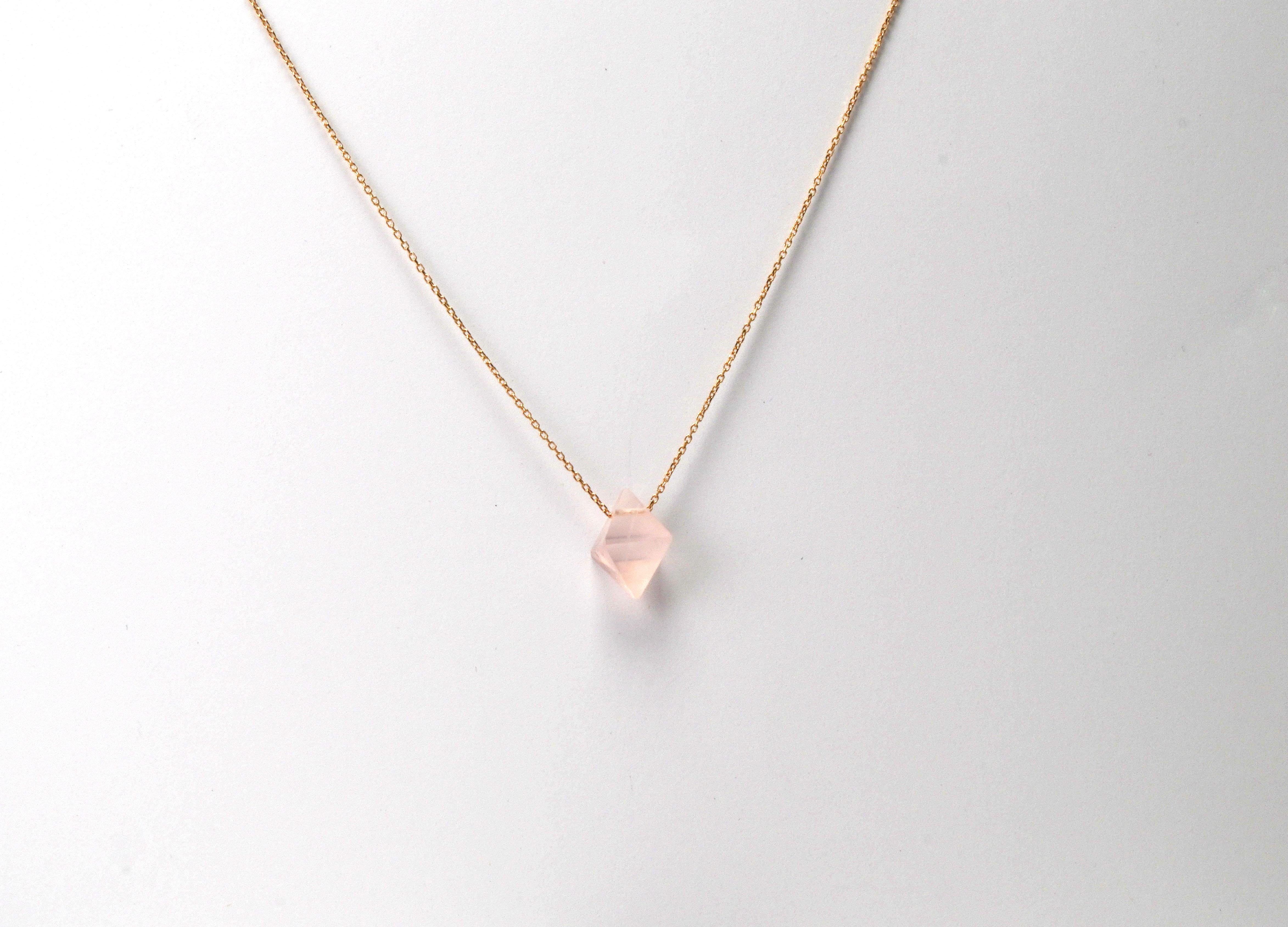 Taille mixte Collier en or jaune 18 carats et quartz rose en vente