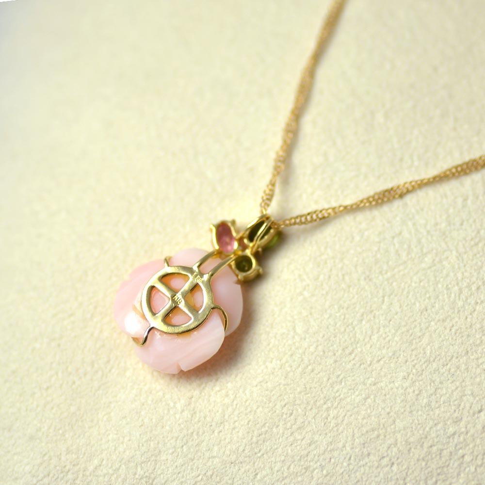 18 Karat Yellow Gold Rose Shape Miss Sango 'Pink Coral' Pendant with Tourmalines In Good Condition For Sale In Tokyo, JP