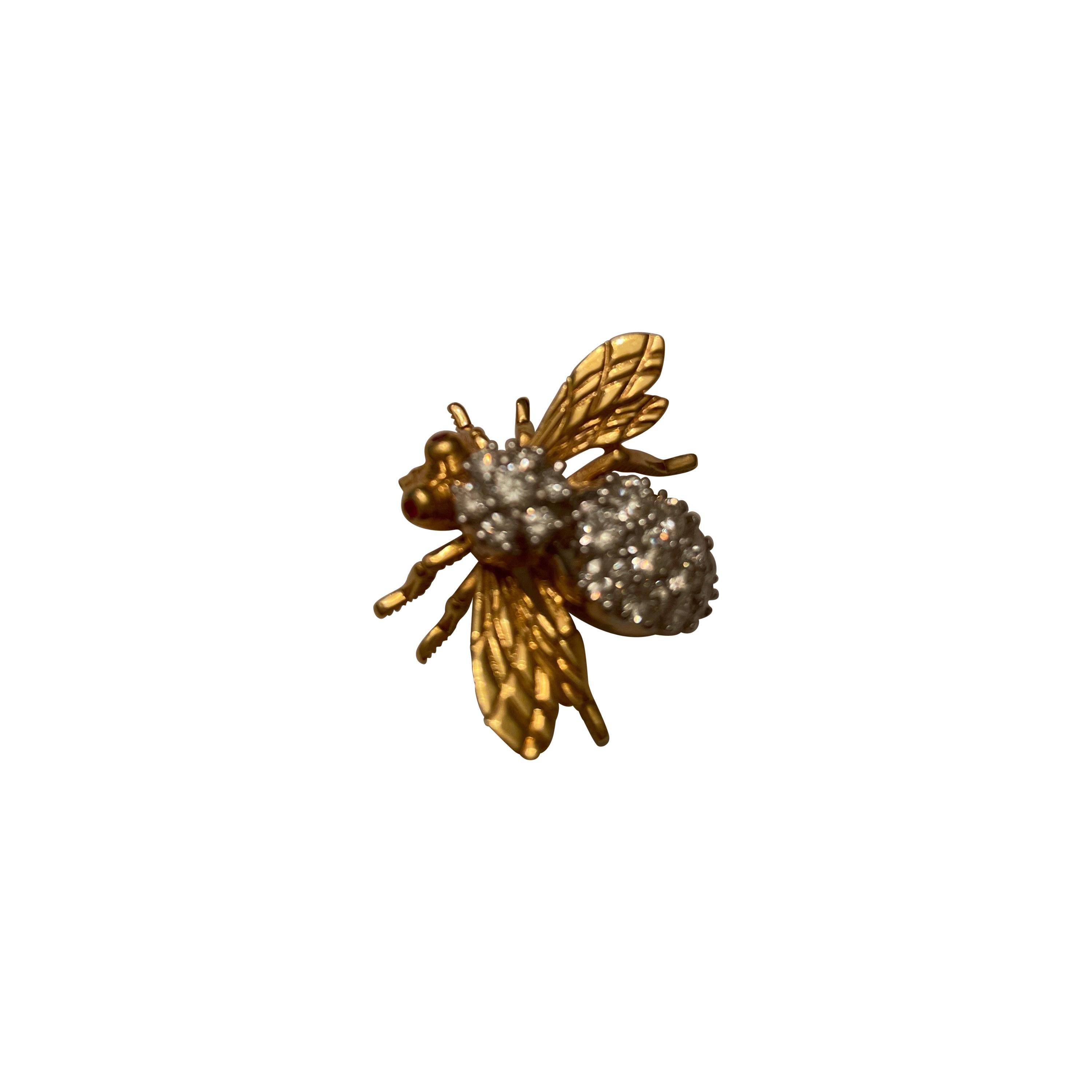 18 Karat Yellow Gold Rosenthal Diamond Bee Pin For Sale