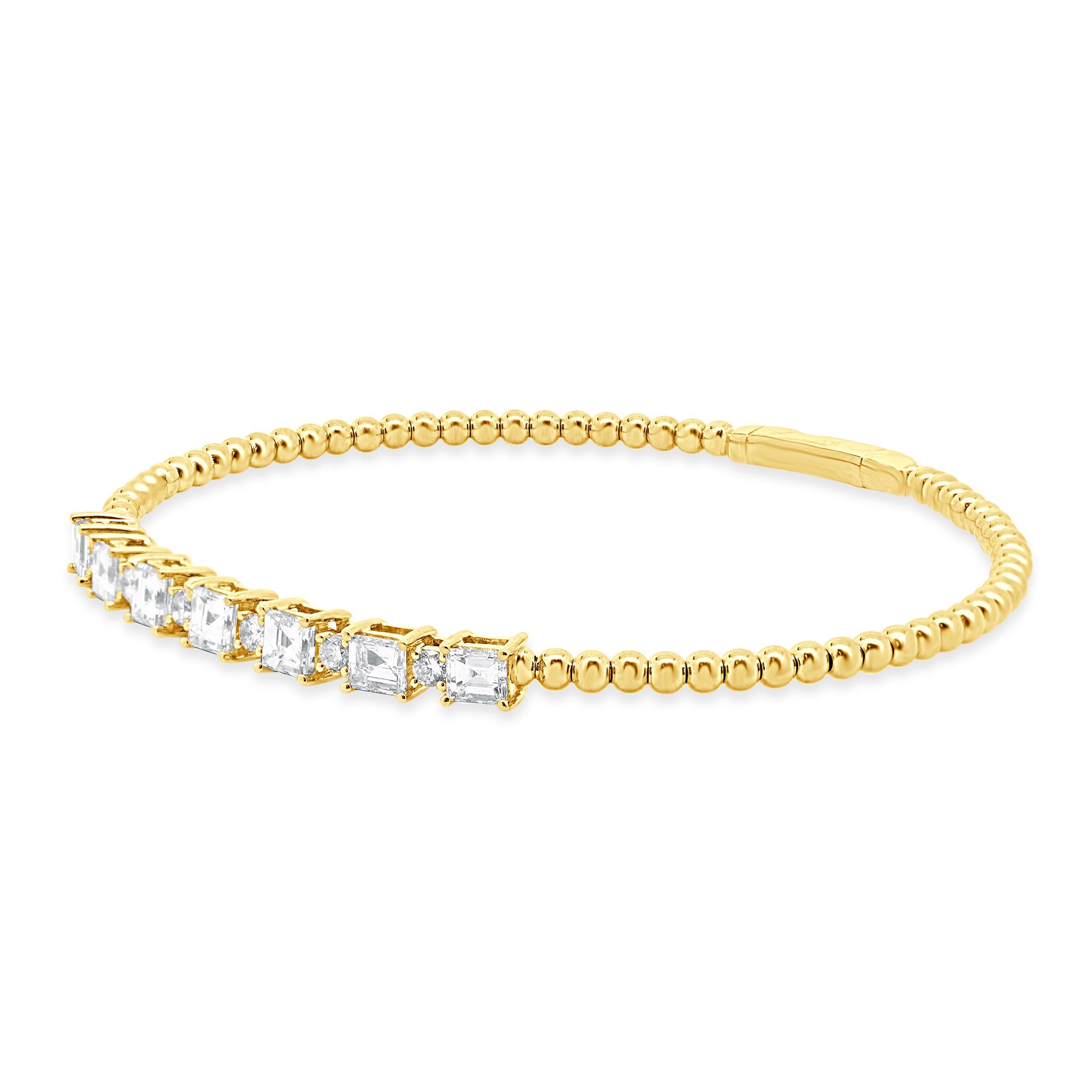 Designer: design personalizzato
Materiale: oro giallo 18 carati
Diamante: taglio brillante rotondo = 0,26cttw
Colore: H
Chiarezza: VS2
Diamante: taglio asscher = 1,85cttw
Colore: H
Chiarezza: VS2
Dimensioni: il braccialetto si adatta a un polso di