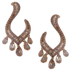 18-Karat Yellow Gold Round and Baguette White Diamonds Twisty Tassel Earrings