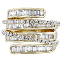 18 Karat Yellow Gold Round & Baguette Diamond Continuous Ring, 1.88 Carat