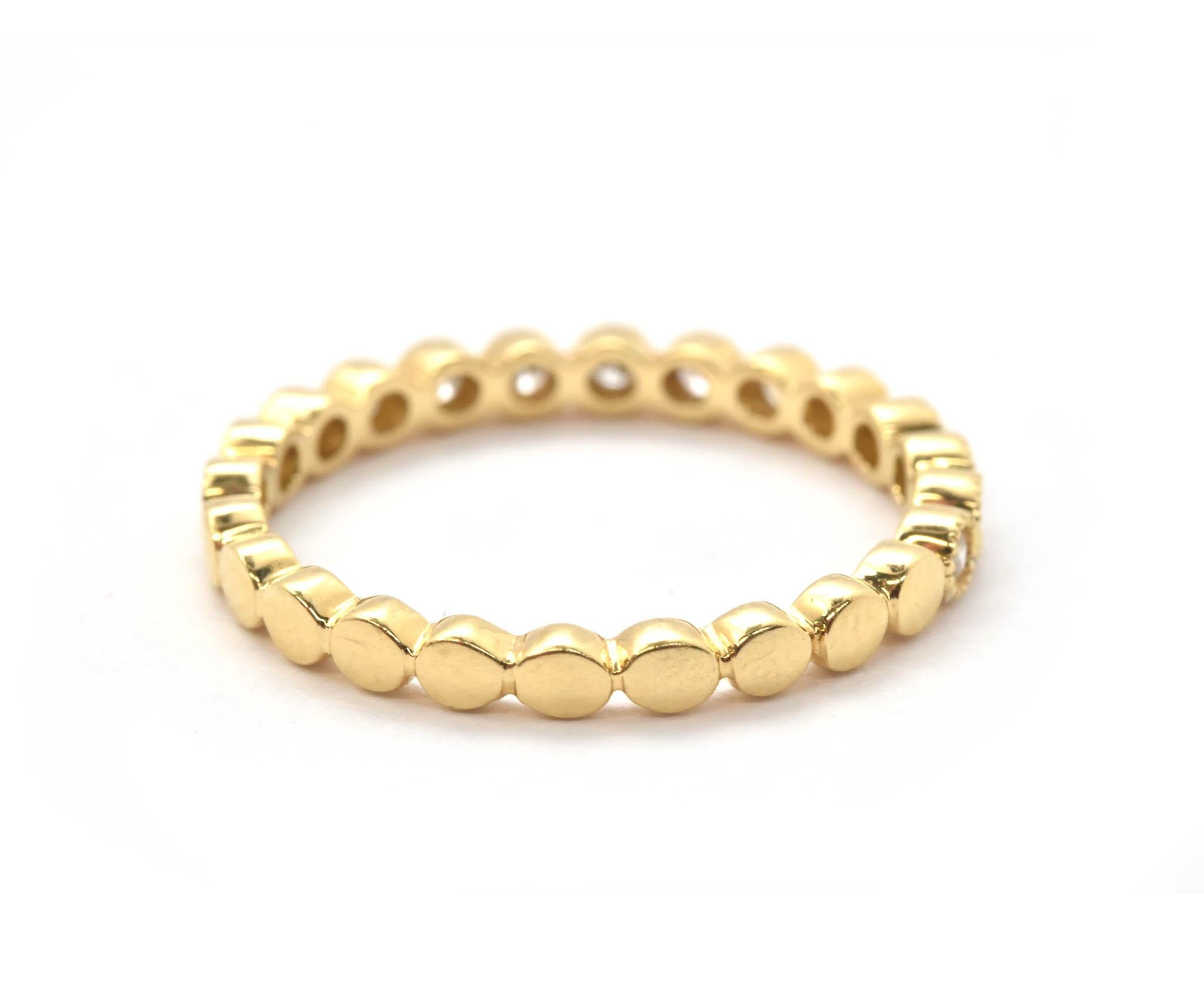18 Karat Yellow Gold Round Brilliant 0.30 Carat Diamond Textured and Shaped Band In Excellent Condition In Scottsdale, AZ