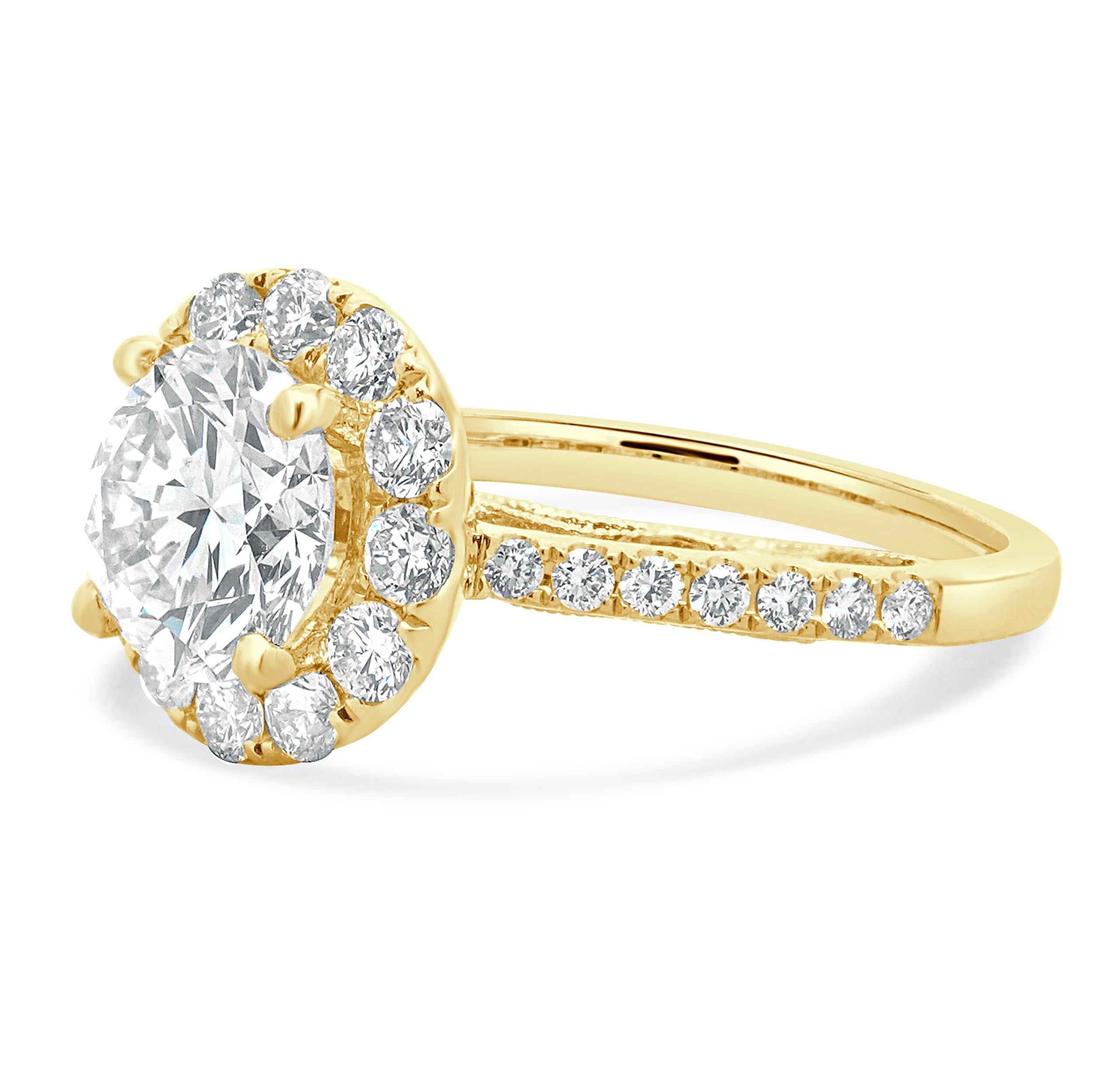 Taille ronde Bague de fiançailles en or jaune 18 carats avec diamant rond taillé en brillant en vente