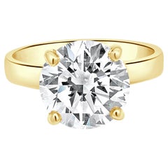 18 Karat Yellow Gold Round Brilliant Cut Diamond Engagement Ring