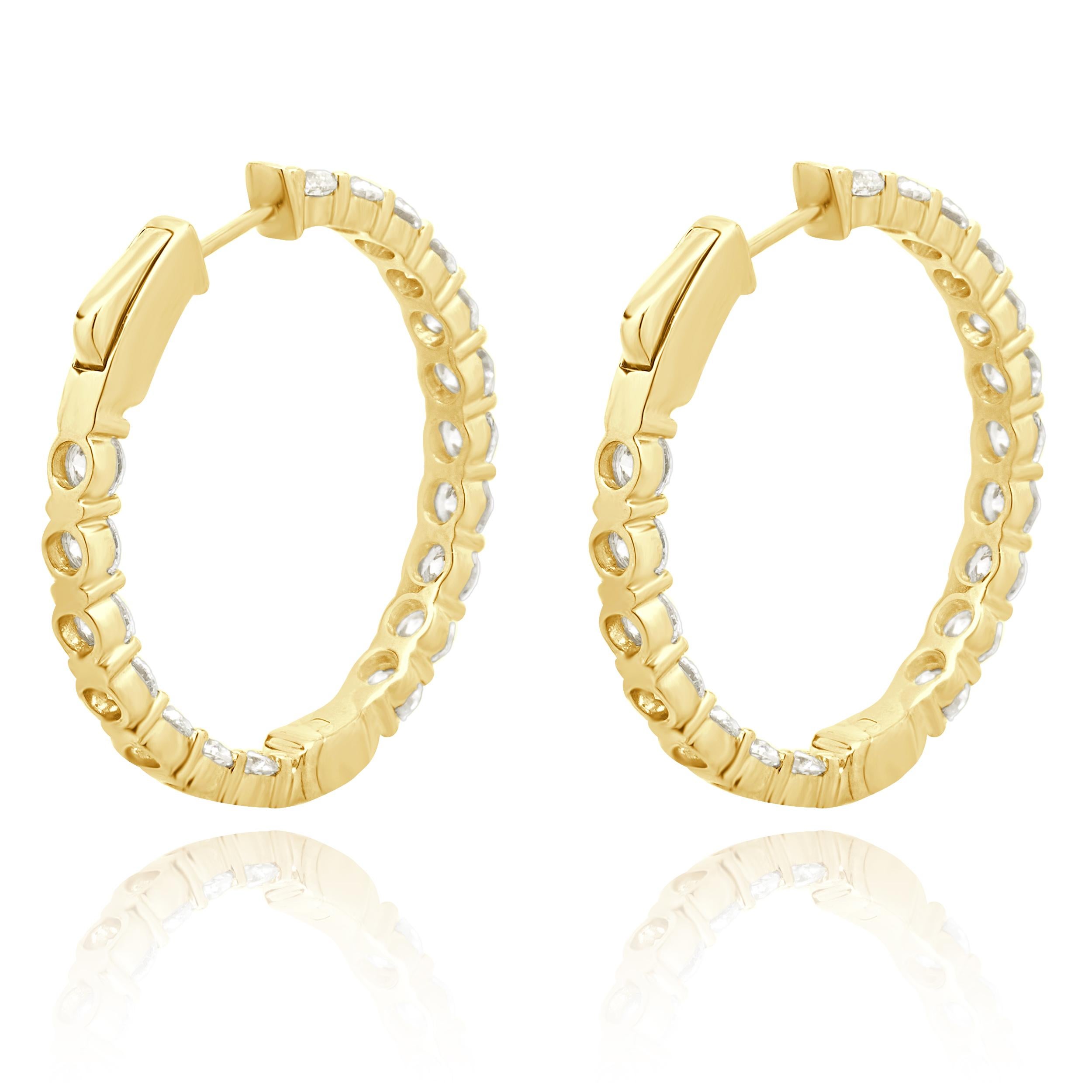 Pendientes de aro de oro amarillo de 18 quilates con diamante redondo talla brillante interior y exterior Corte redondo en venta