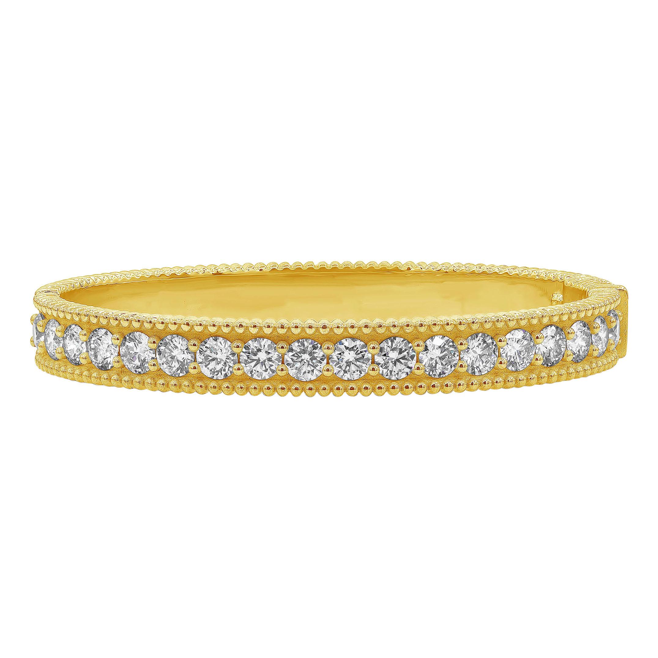 Bracelet jonc Roman Malakov en diamants de forme ronde brillants de 5,68 carats au total