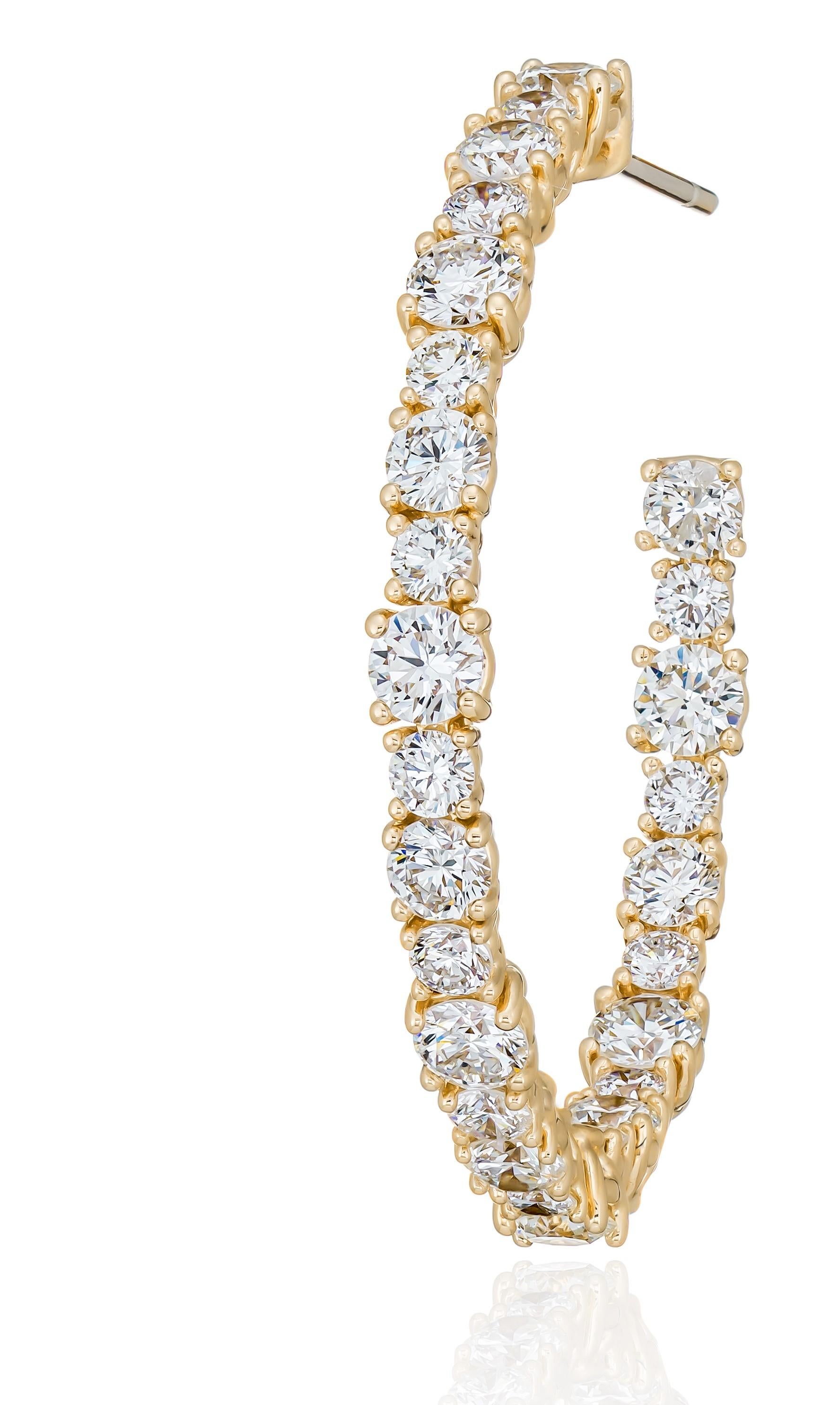 Round Cut AS29 18 Karat Yellow Gold Round Diamond Small Hoop Earrings For Sale