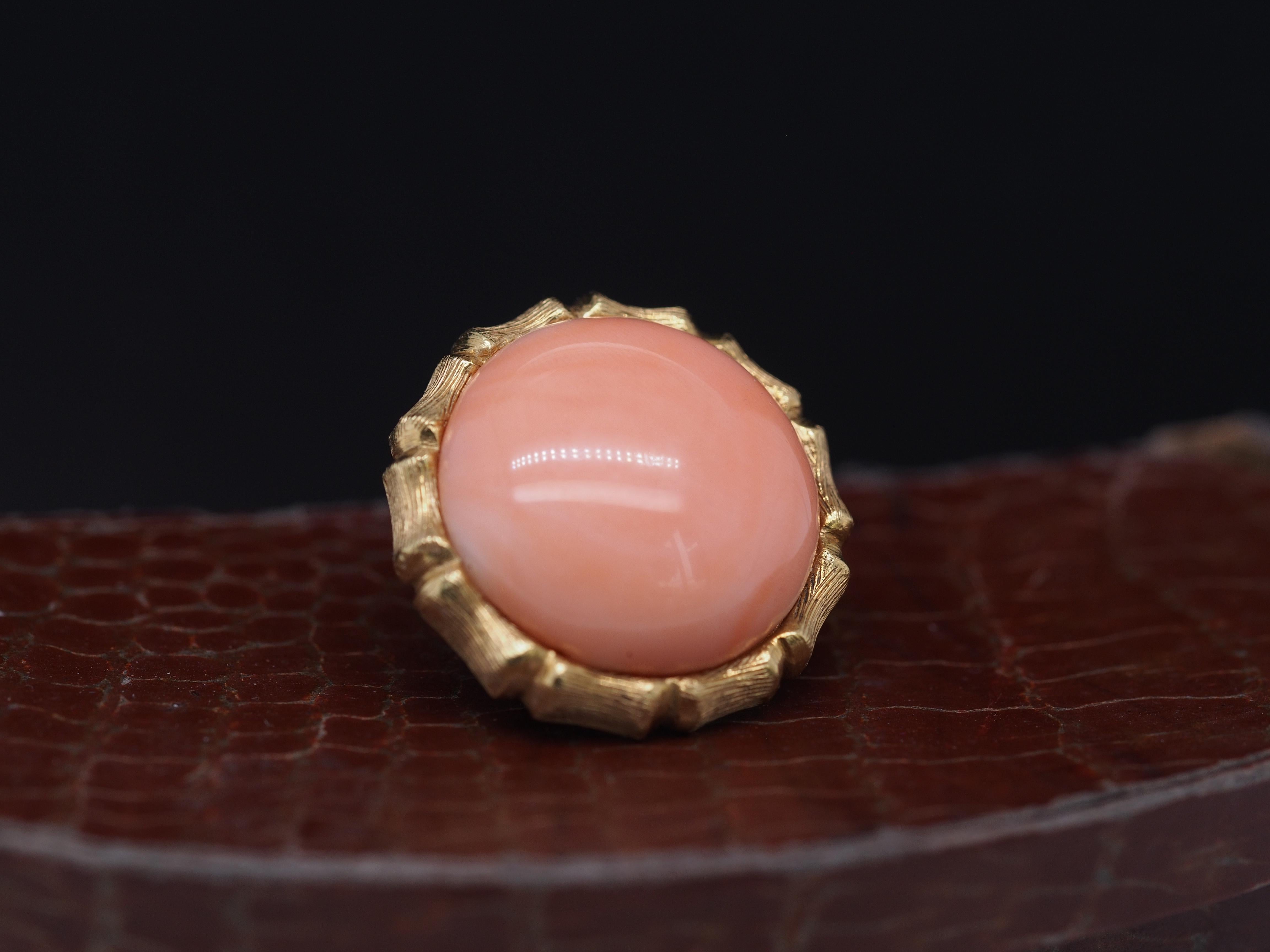 18 Karat Yellow Gold Round Dome Cabochon Earring For Sale 1