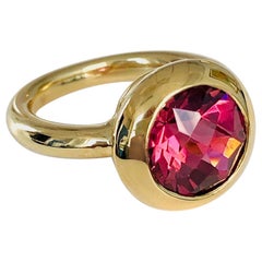 18 Karat Yellow Gold Round Pink Tourmaline Ring