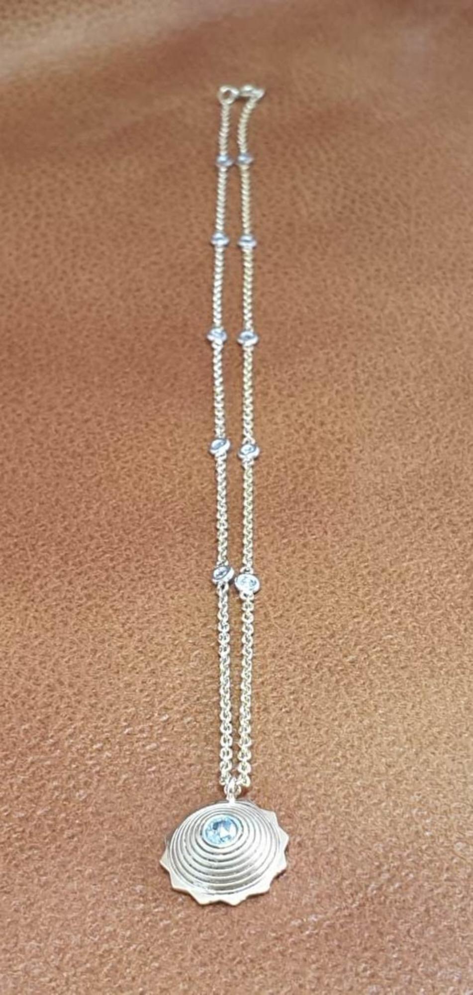 18 Karat Yellow Gold Round Shape Diamond Studded Pendant Necklace In New Condition In MUMBAI, IN